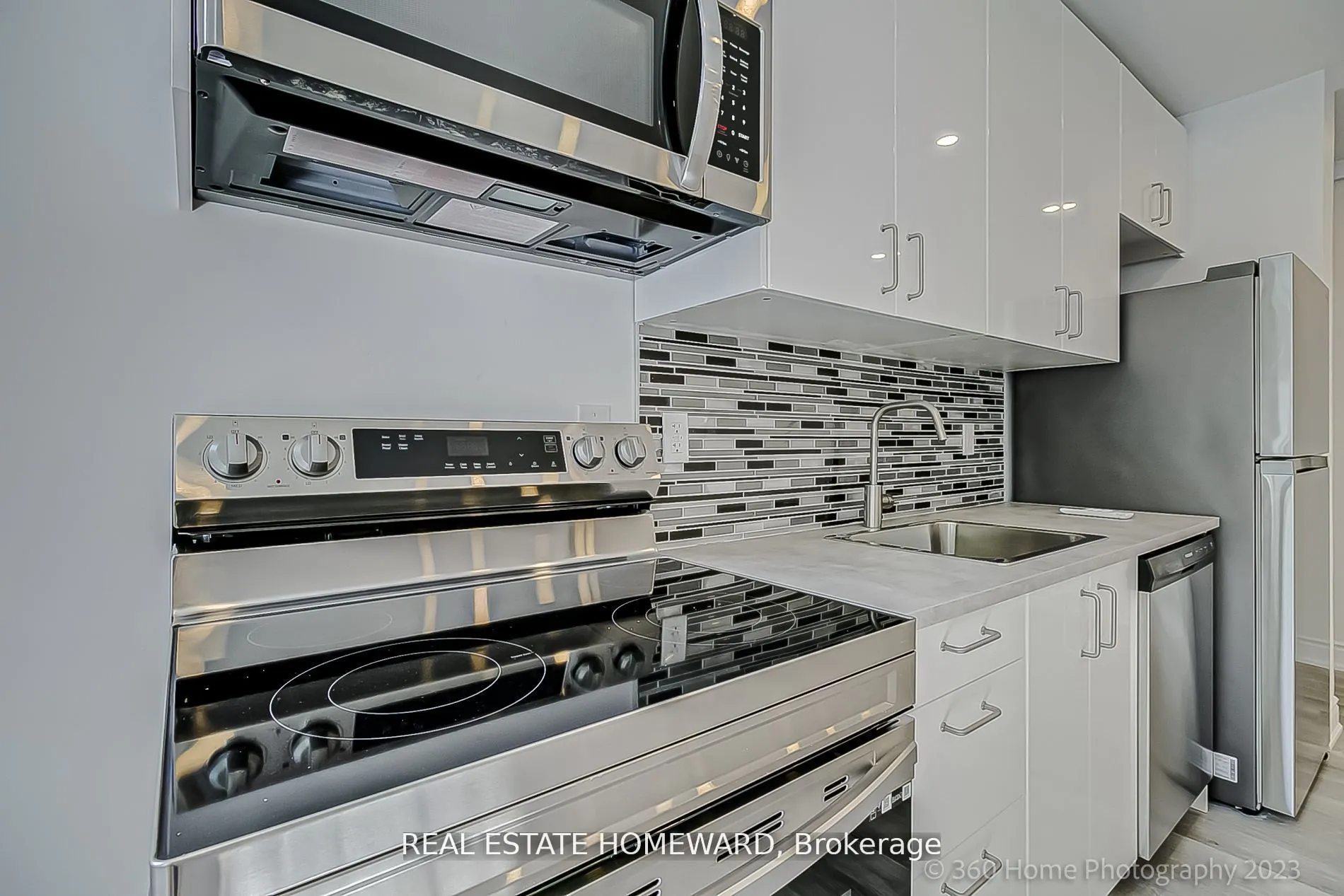 419 Woodbine Avenue, #8