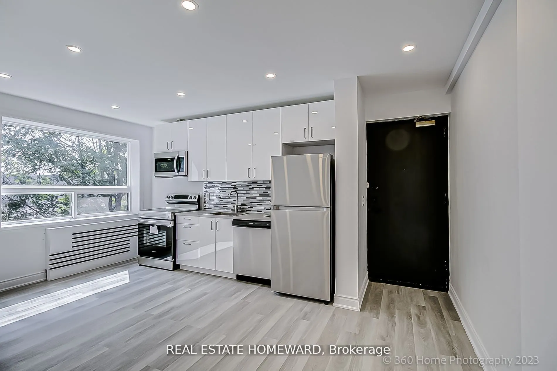 419 Woodbine Avenue, #8