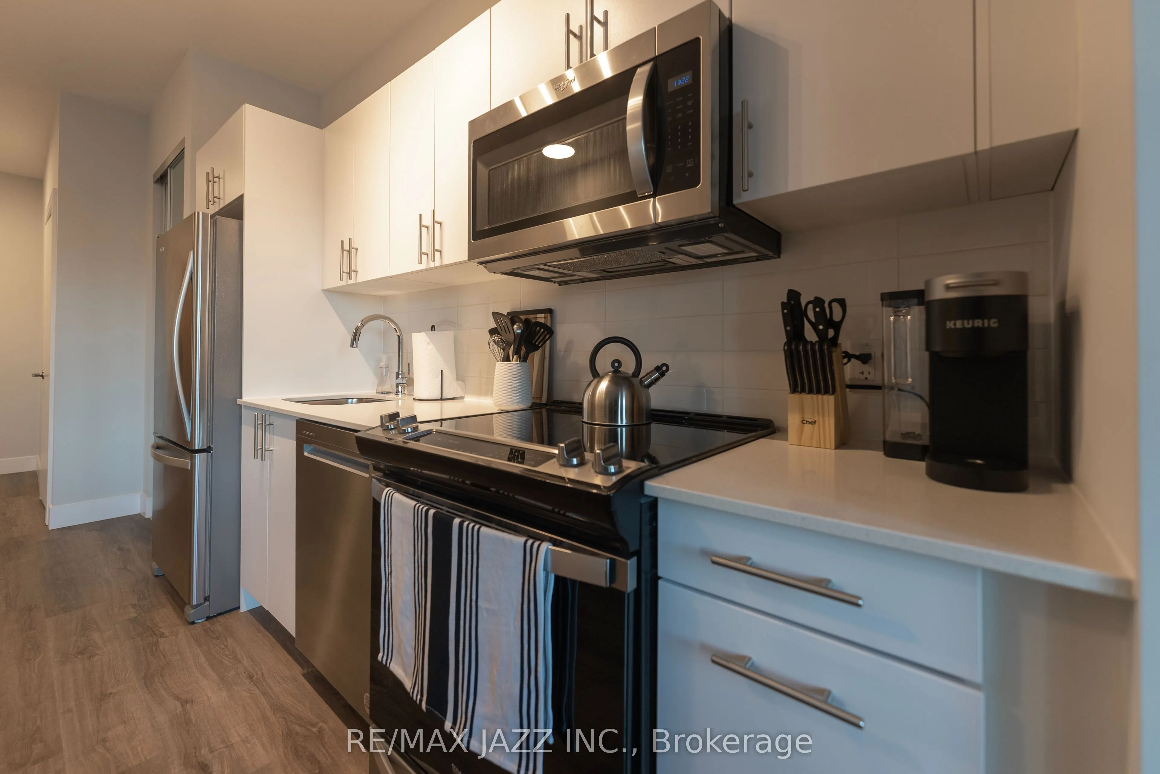 80 Bond Street E, #1601