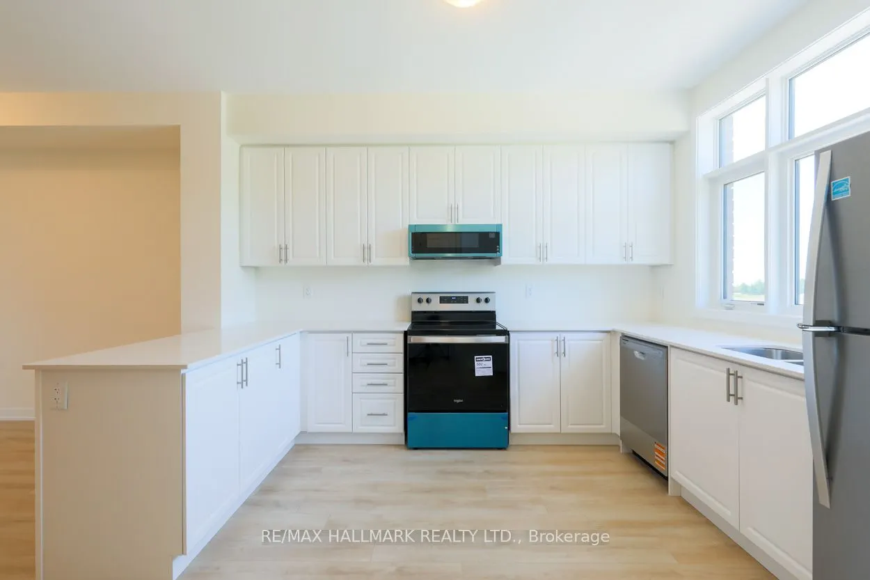 1695 Dersan Street, #703