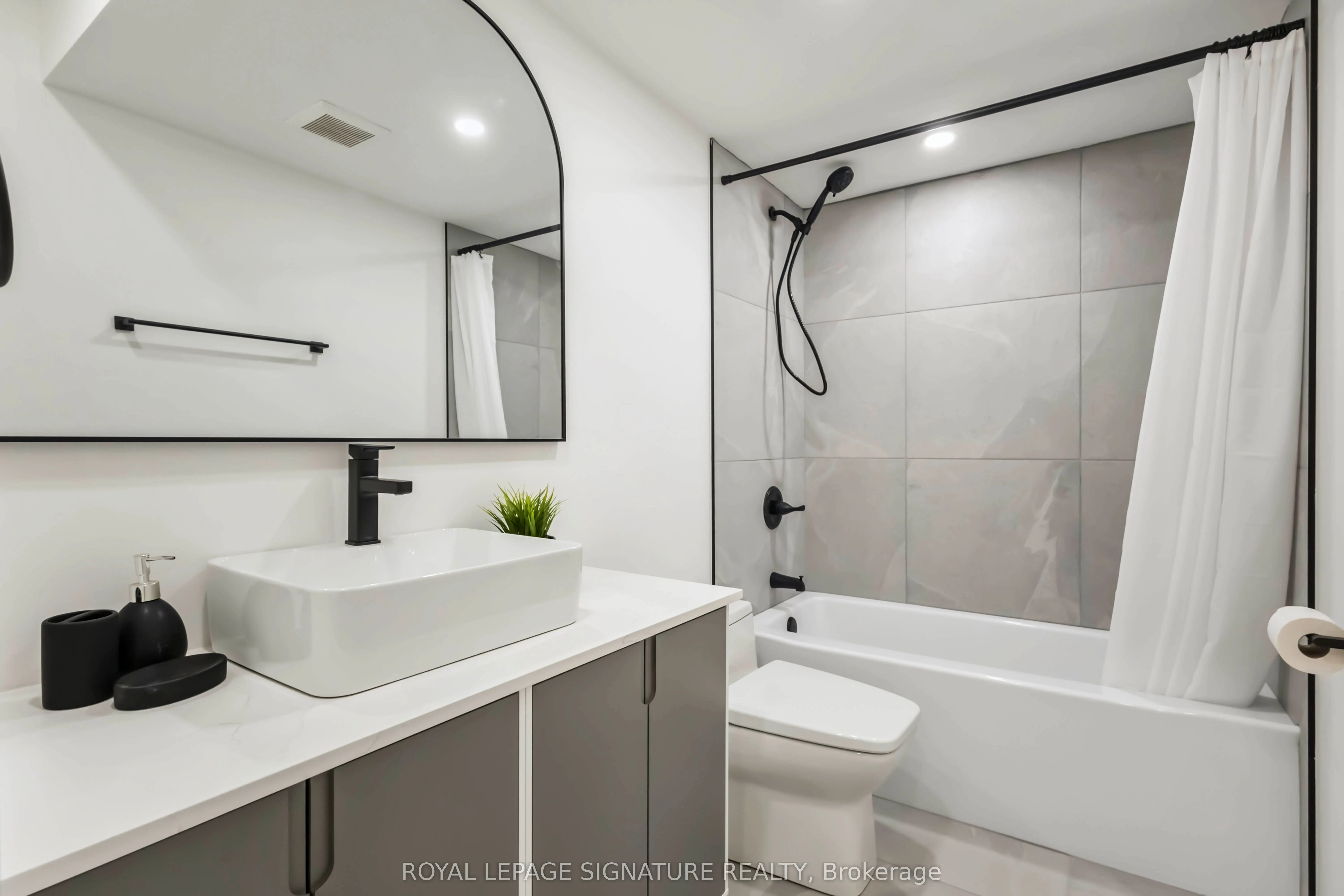 43A Cummings Street, #Upper