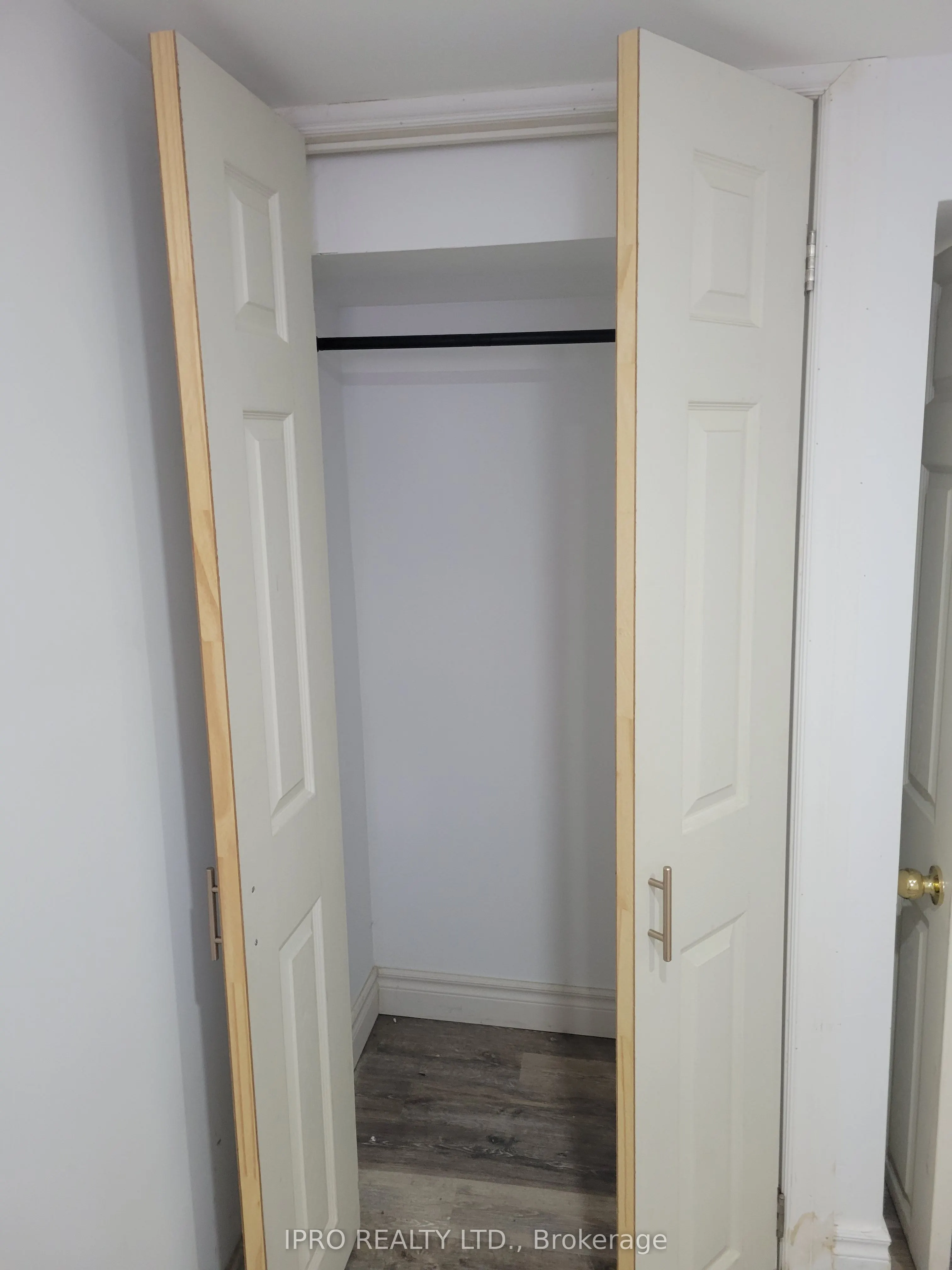 719 Coxwell Avenue, #Lower #6