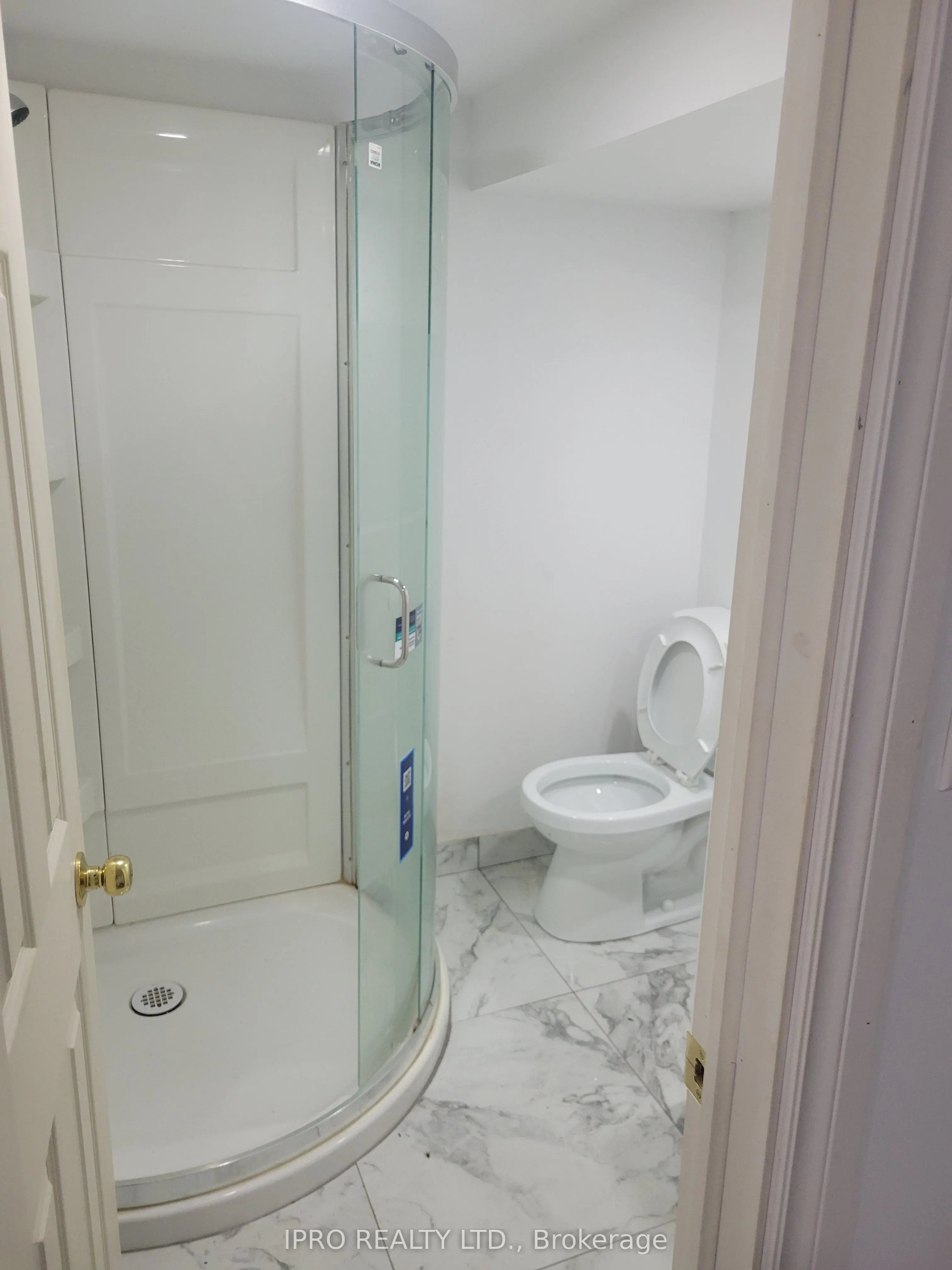 719 Coxwell Avenue, #Lower #6