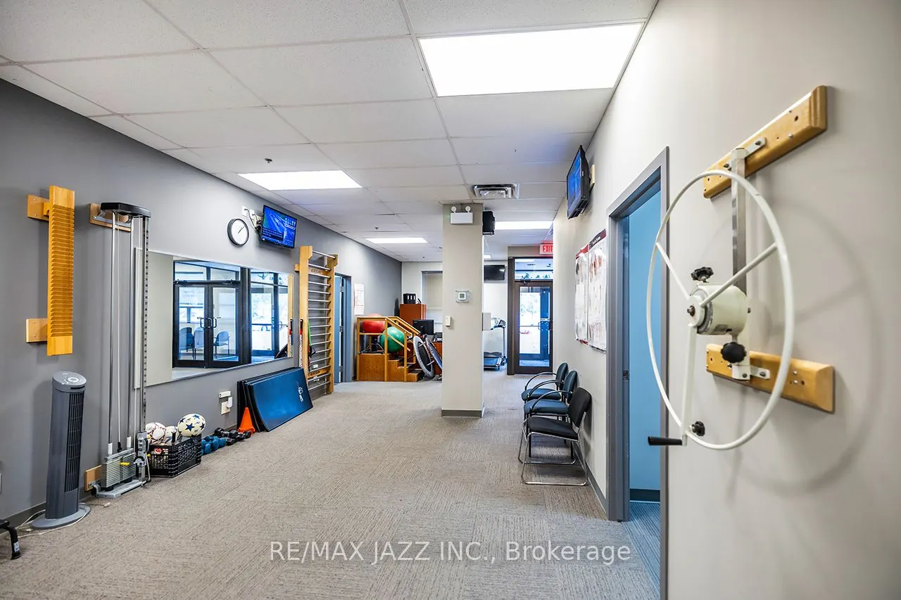 274 Mackenzie Avenue, #300