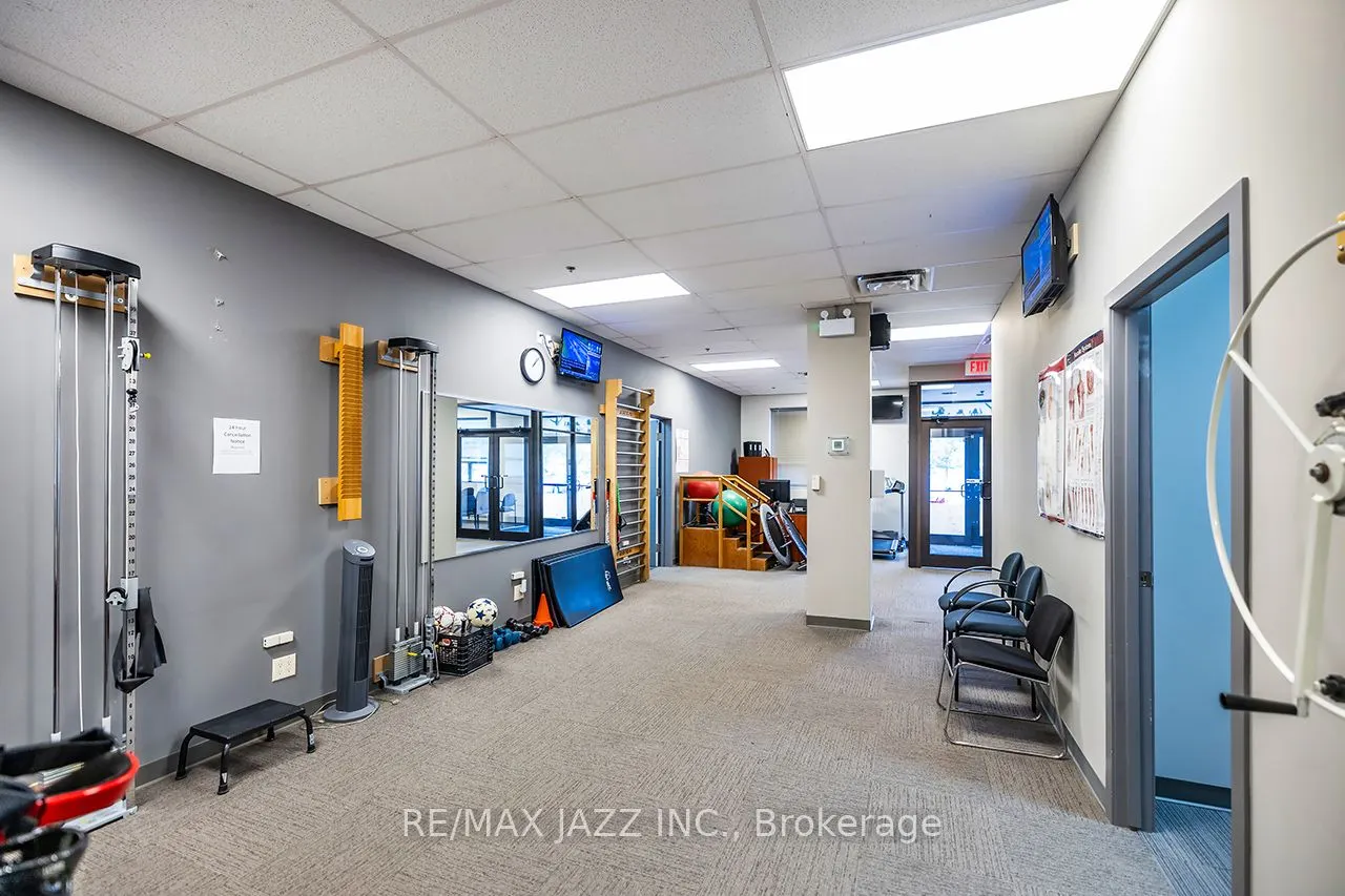 274 Mackenzie Avenue, #300