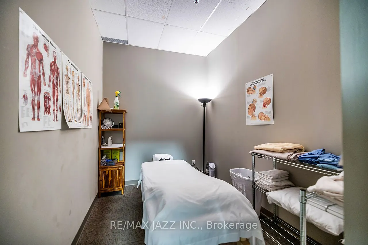 274 Mackenzie Avenue, #300