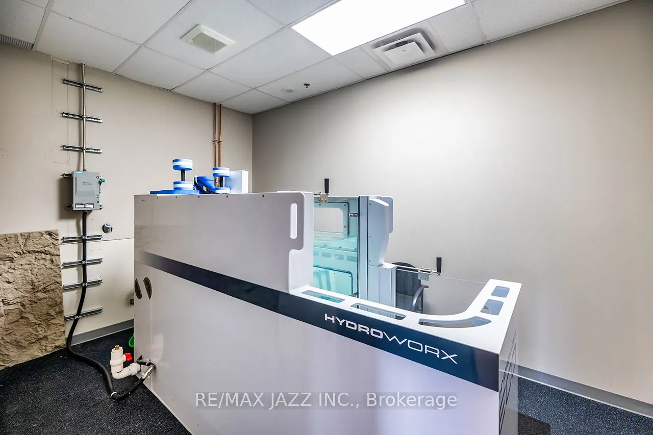 274 Mackenzie Avenue, #300
