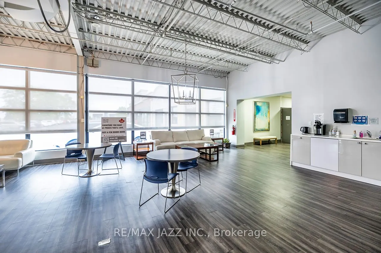 274 Mackenzie Avenue, #300