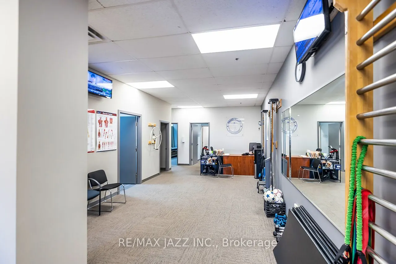 274 Mackenzie Avenue, #300
