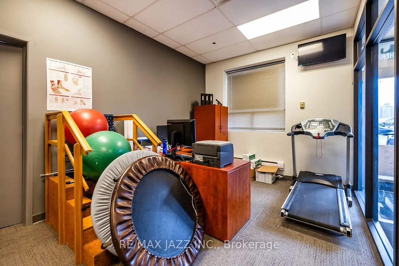 274 Mackenzie Avenue, #300
