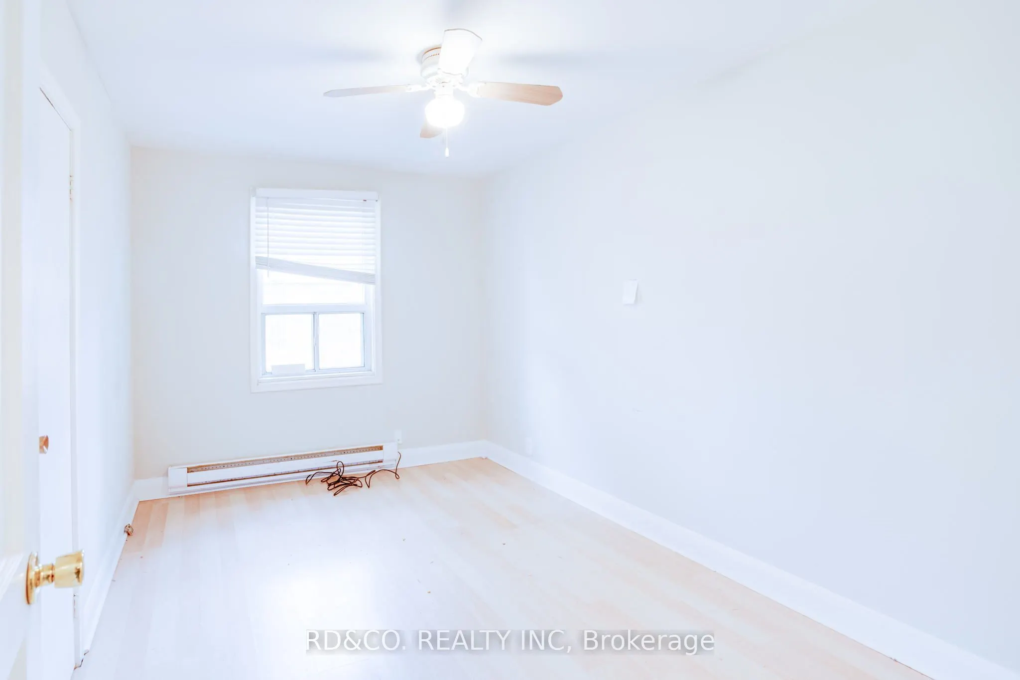 154 Rossland Road E