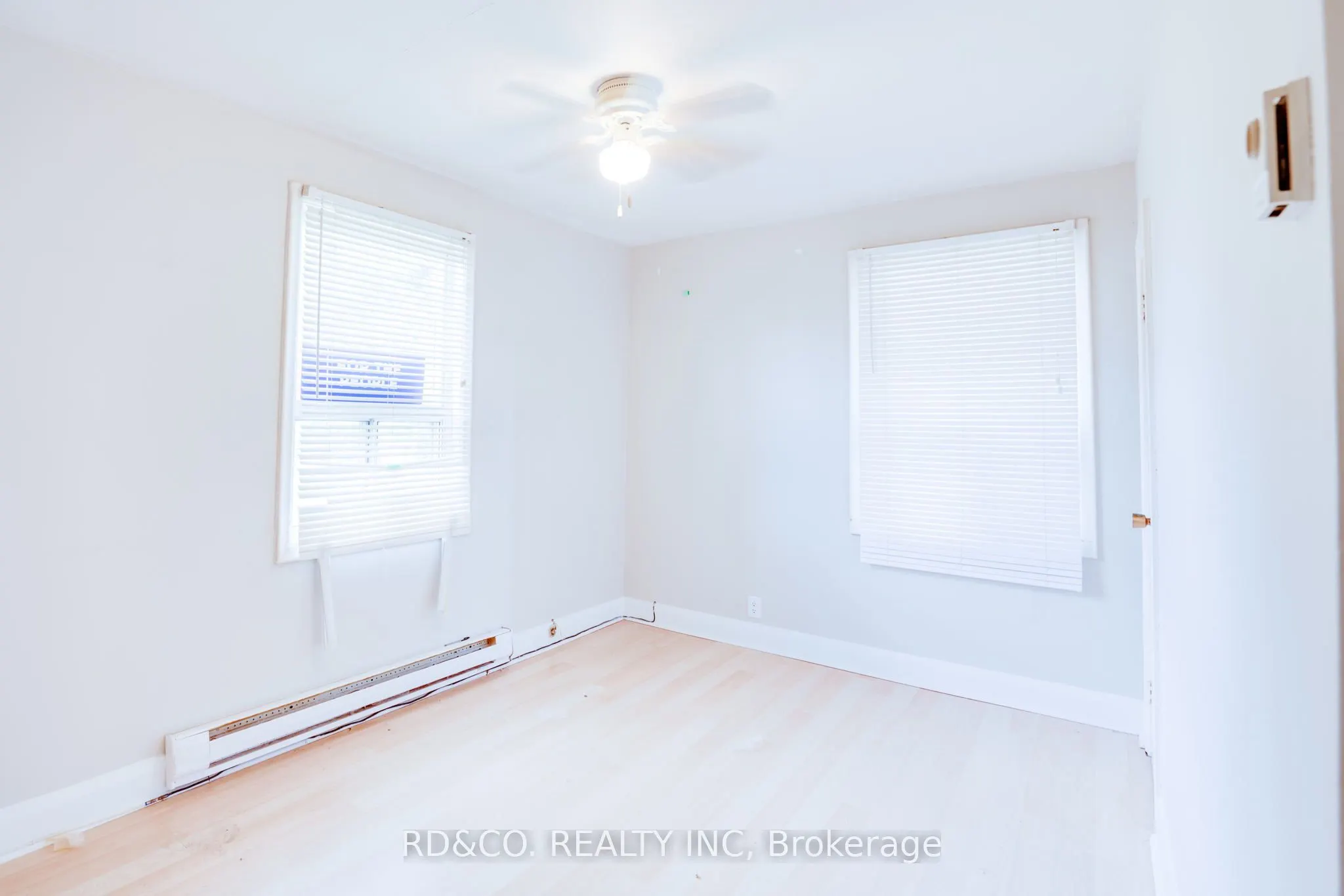 154 Rossland Road E