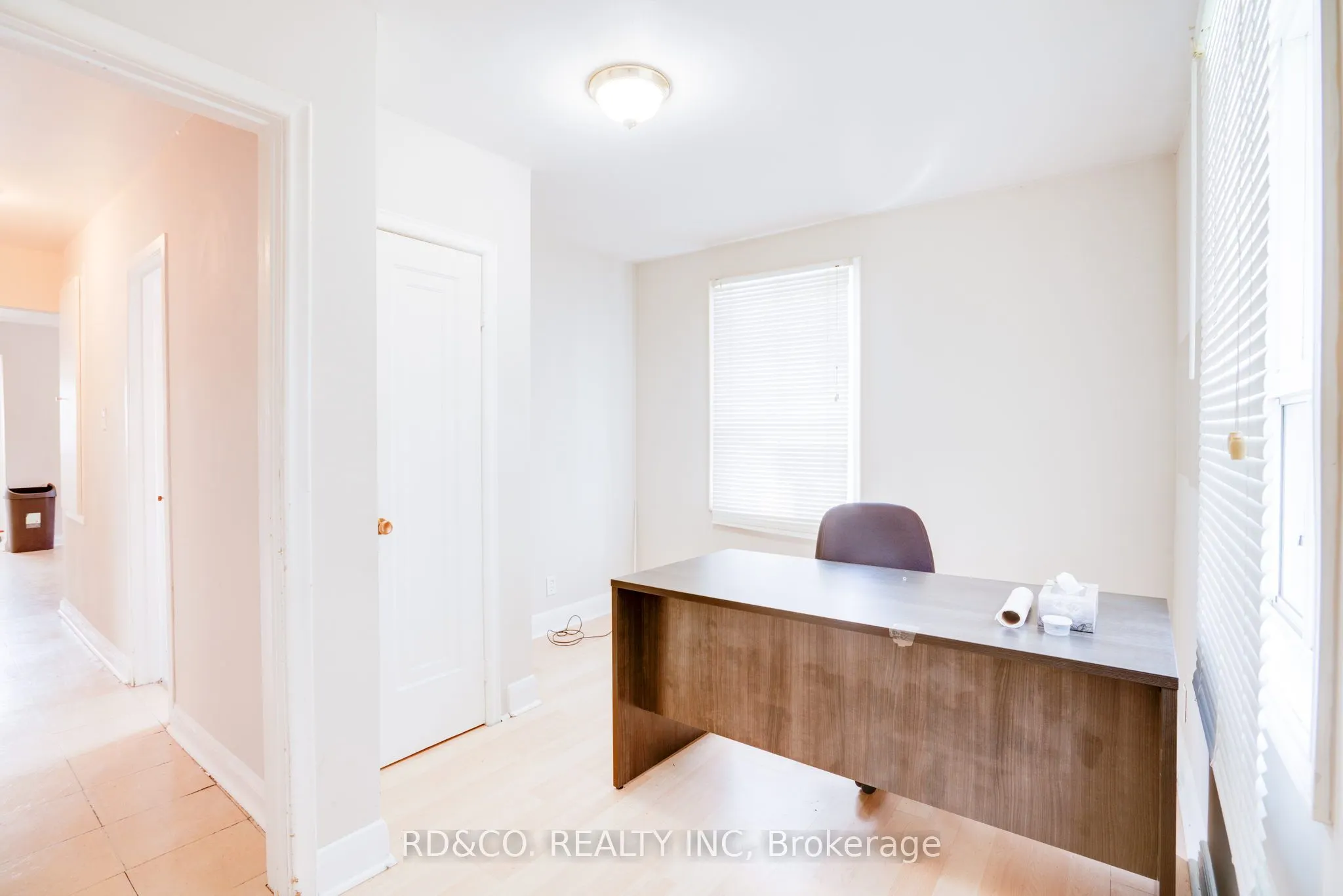154 Rossland Road E