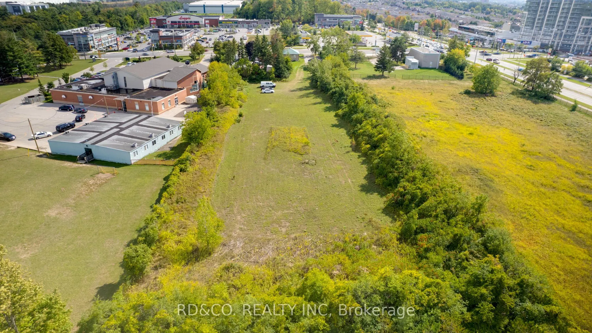 154 Rossland Road E