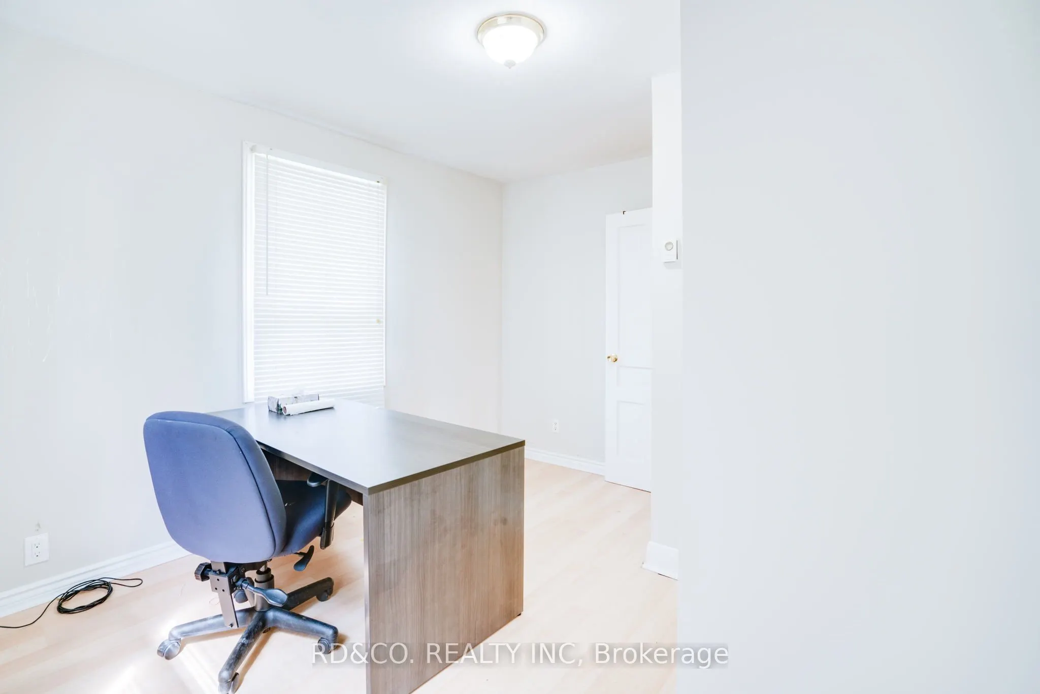 154 Rossland Road E