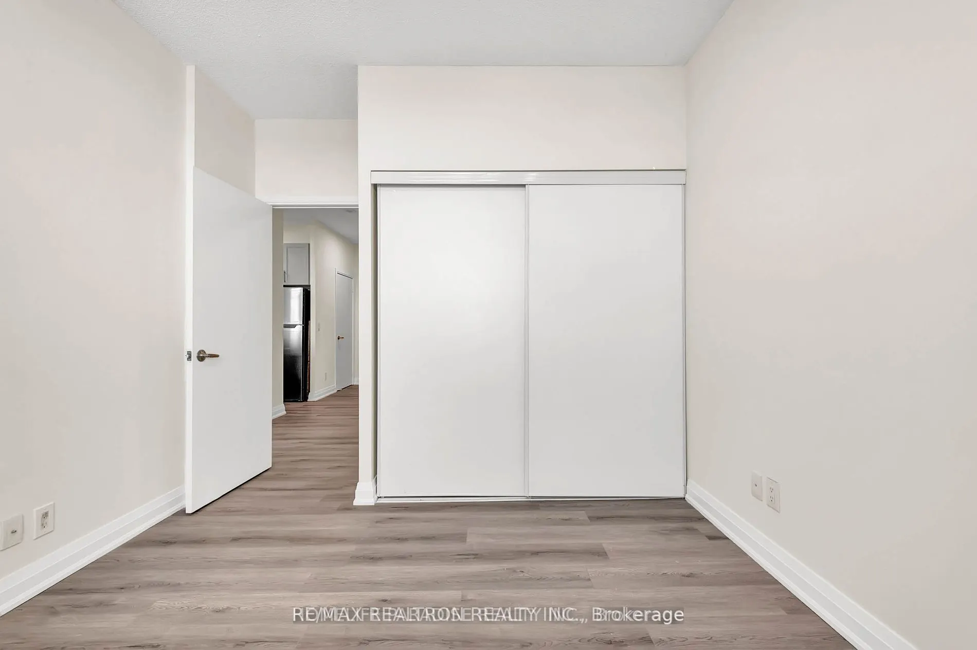 151 Village Green Square, #Ph09