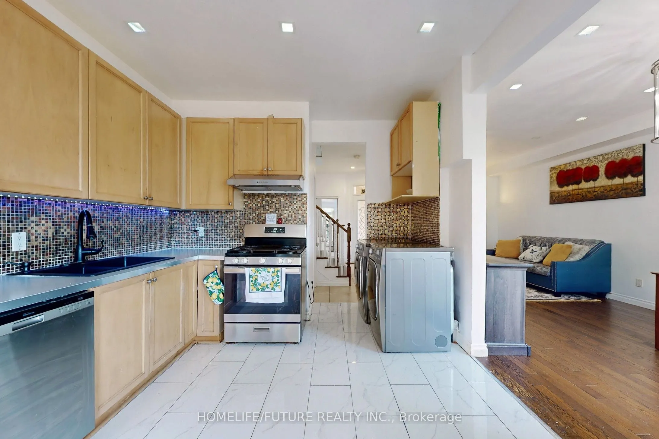 1109 Timberland Crescent