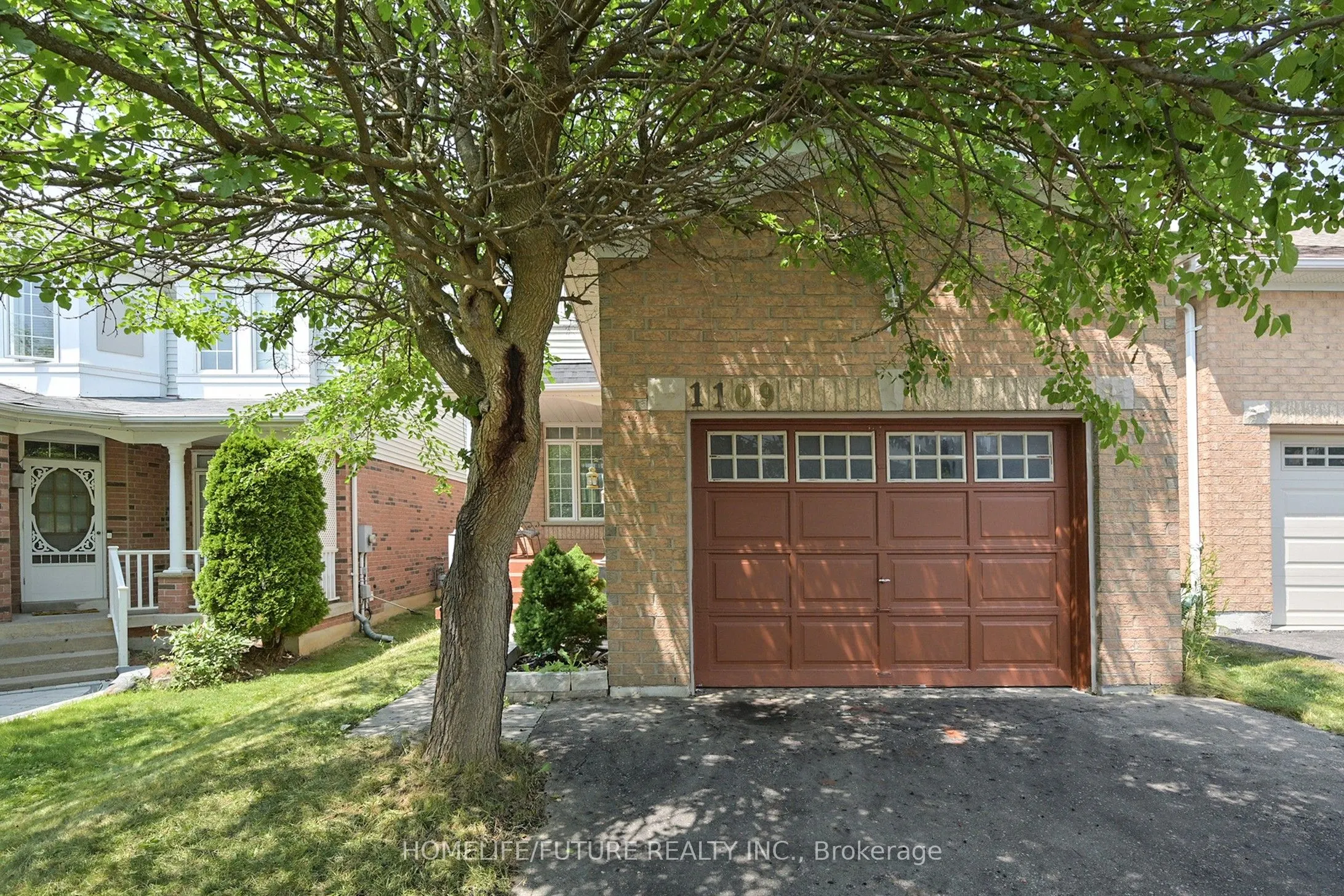 1109 Timberland Crescent
