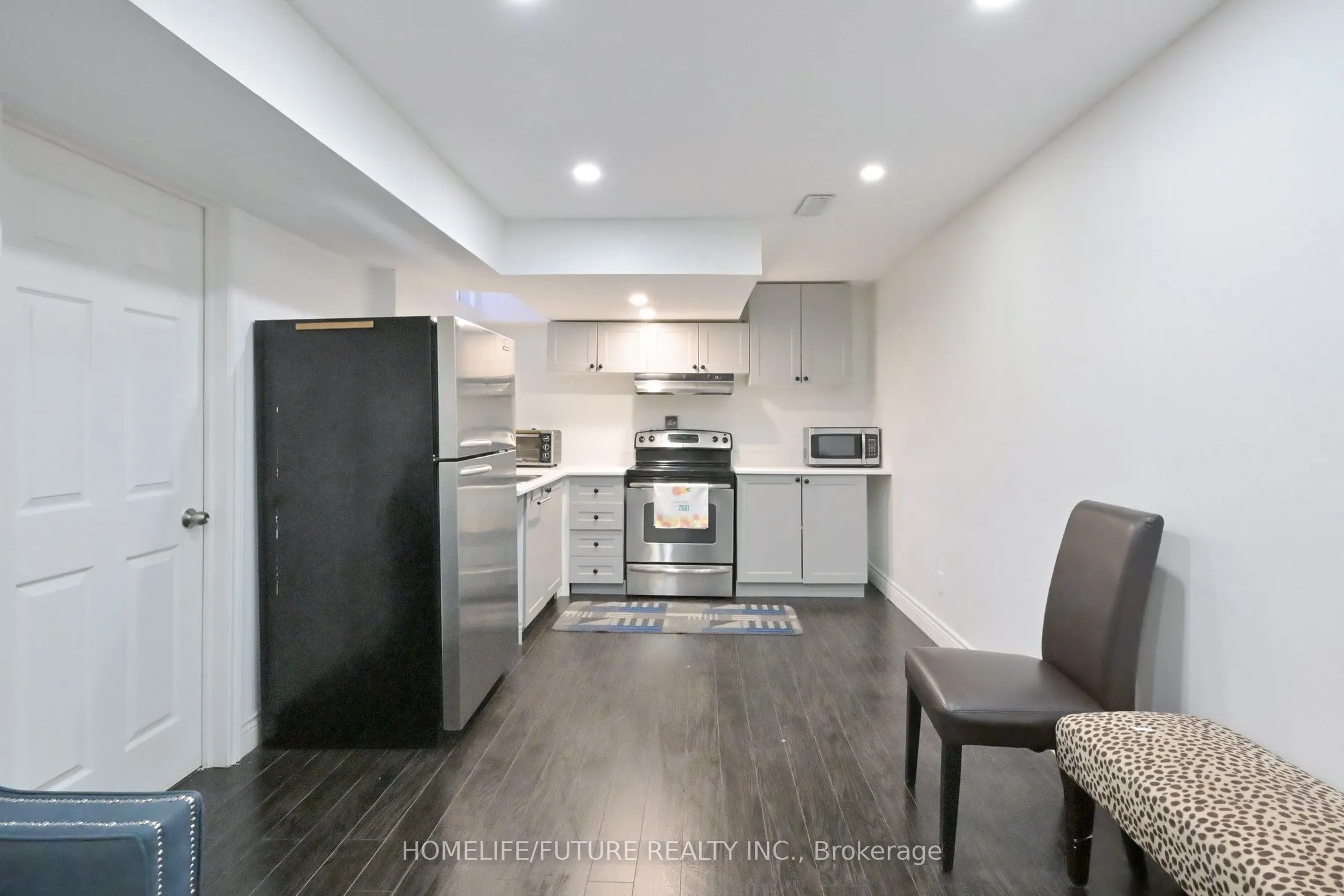 1109 Timberland Crescent