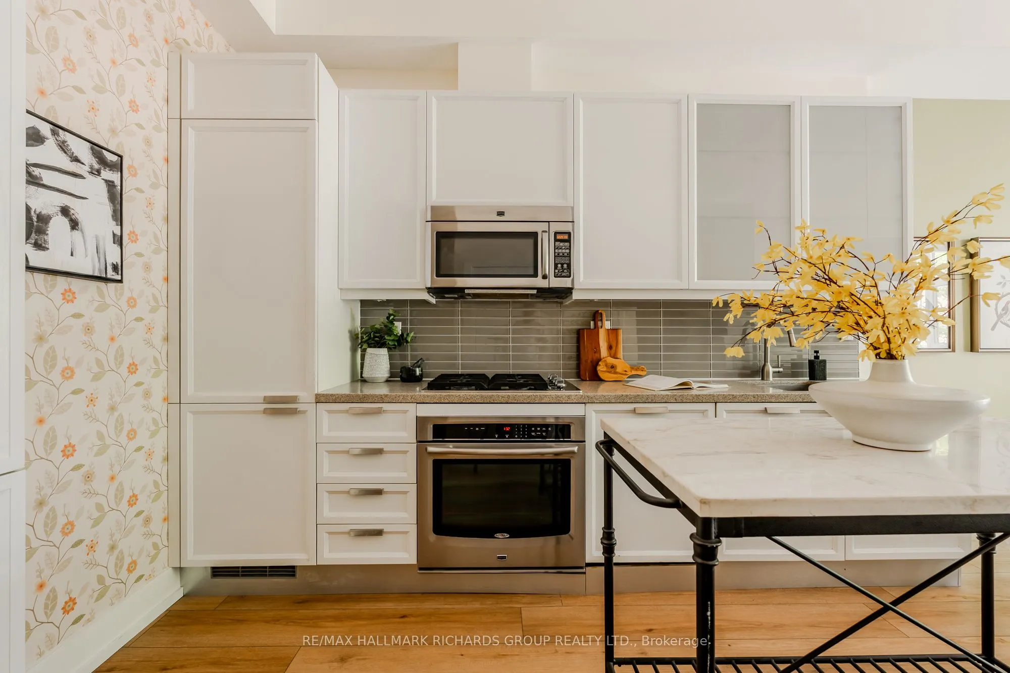 66 Kippendavie Avenue, #215