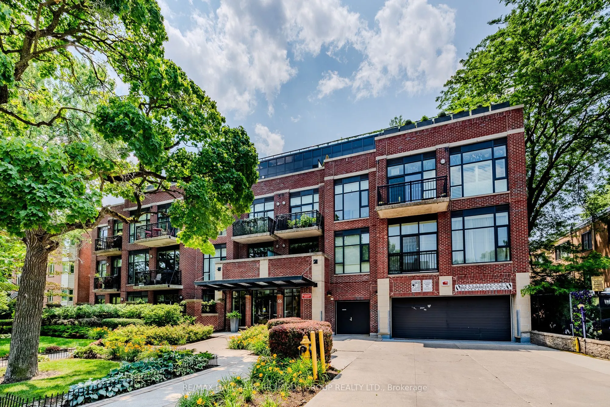 66 Kippendavie Avenue, #215