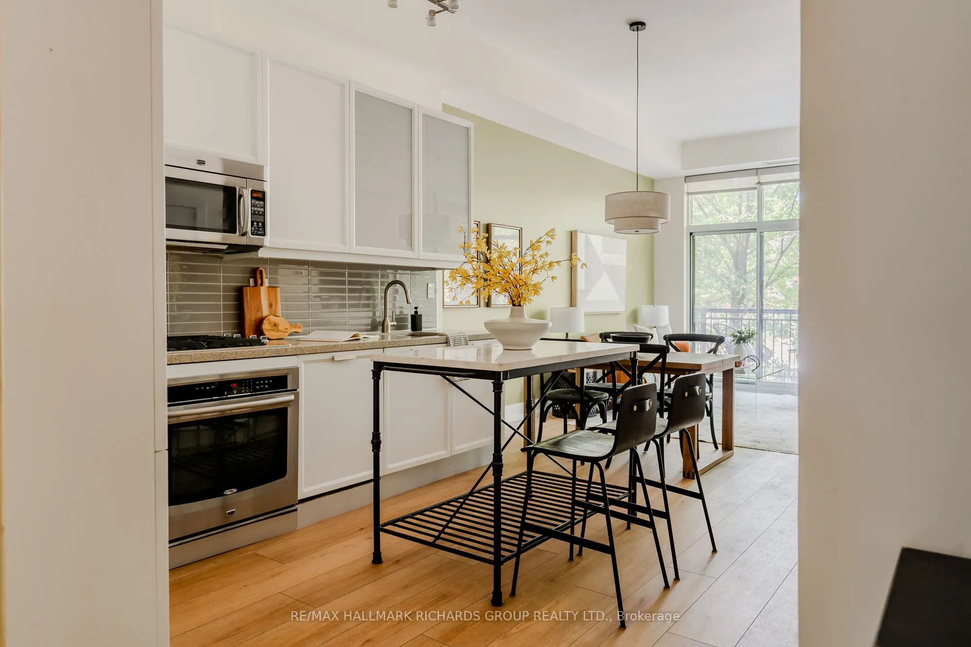 66 Kippendavie Avenue, #215