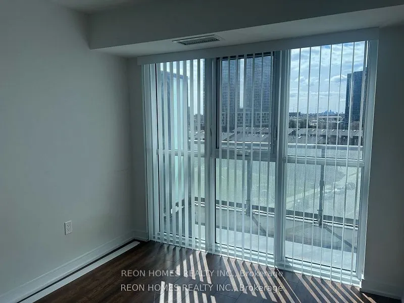 225 Village Green Square, #606
