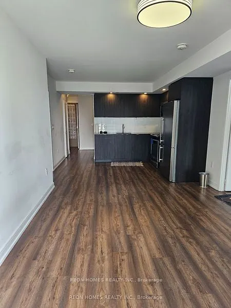 225 Village Green Square, #606
