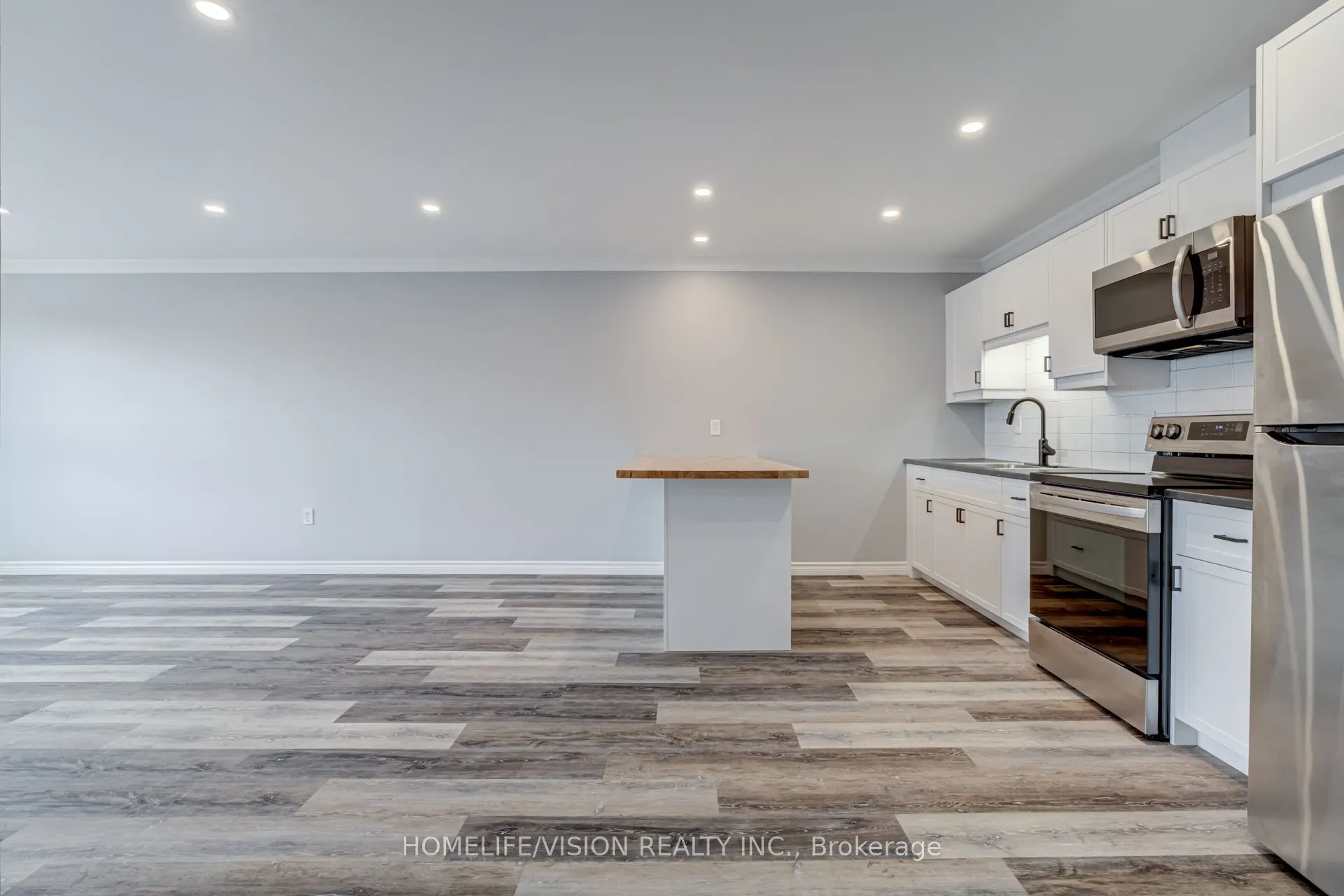 130-136 King Street E