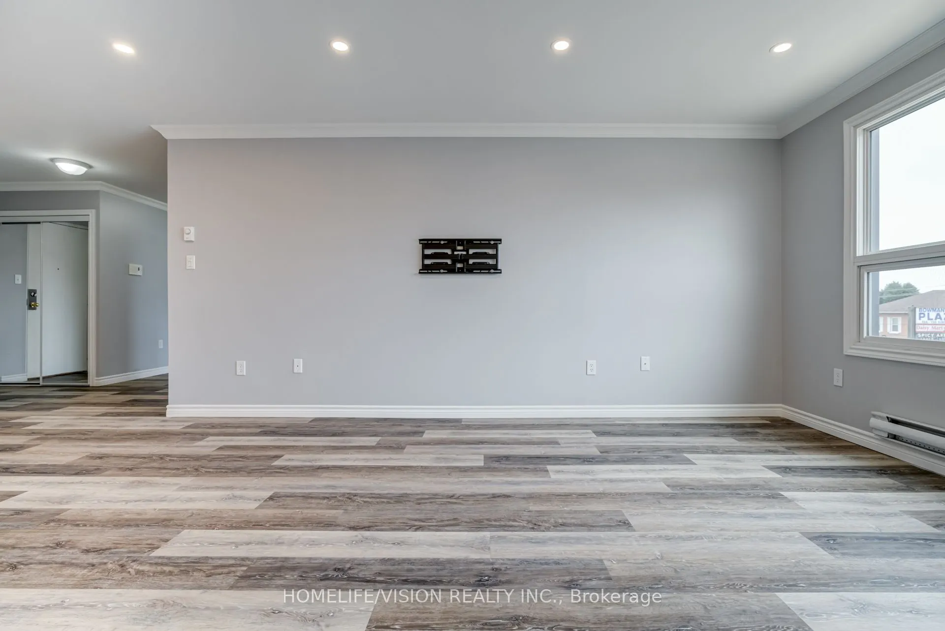 130-136 King Street E