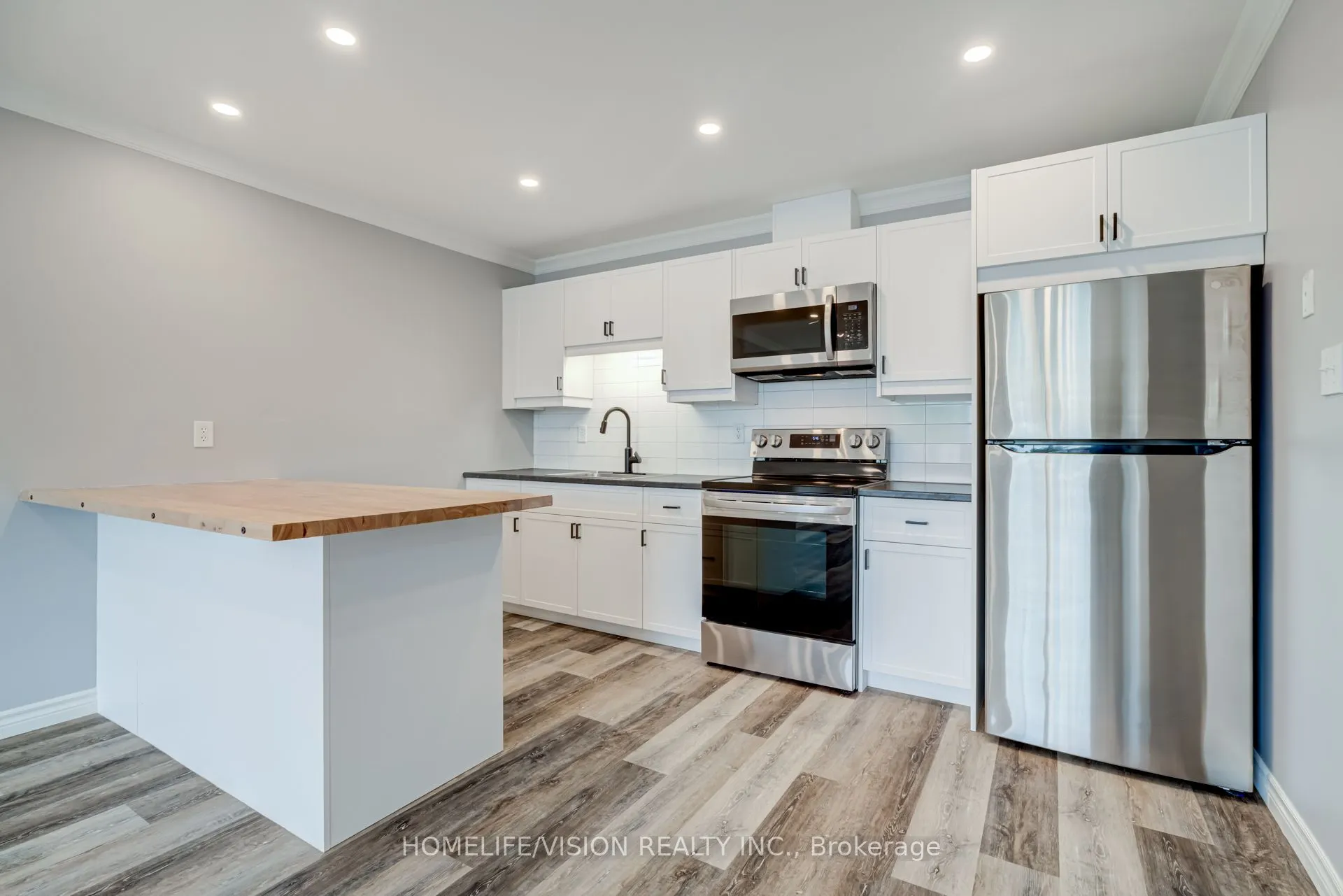 130-136 King Street E