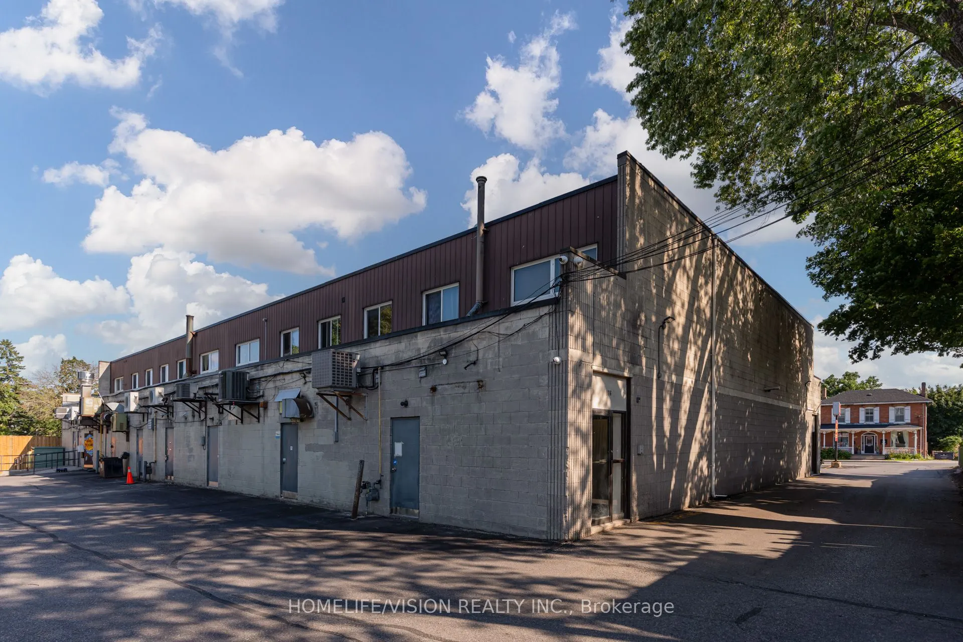 130-136 King Street E