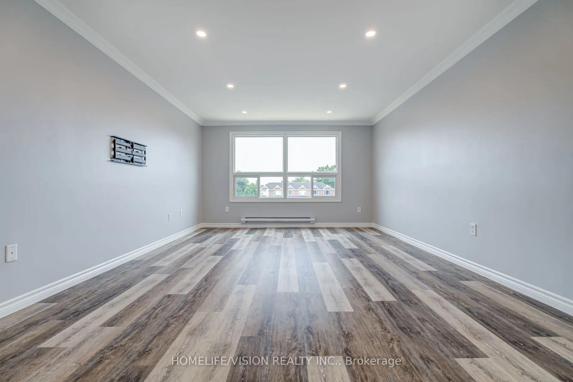 130-136 King Street E
