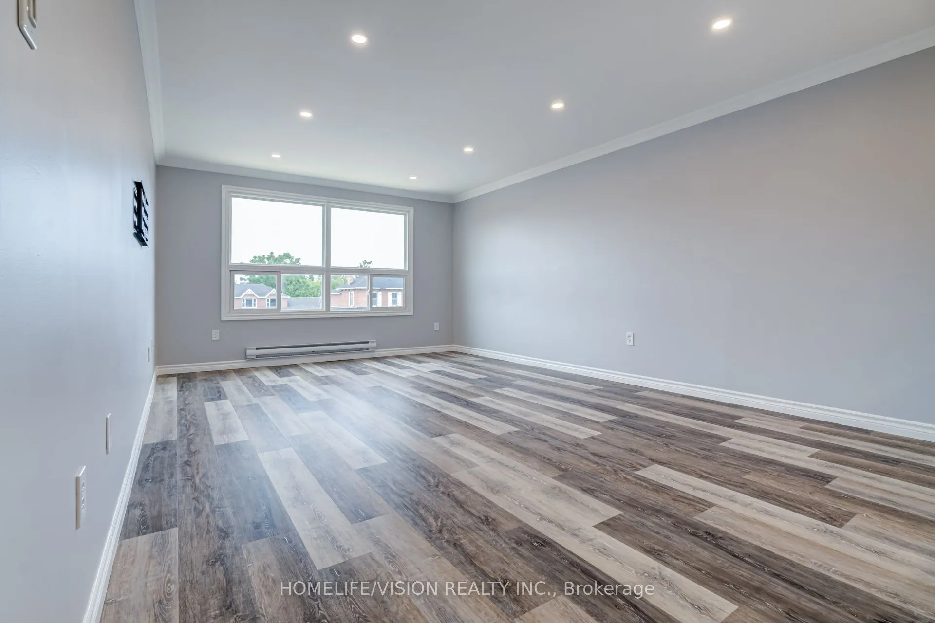 130-136 King Street E
