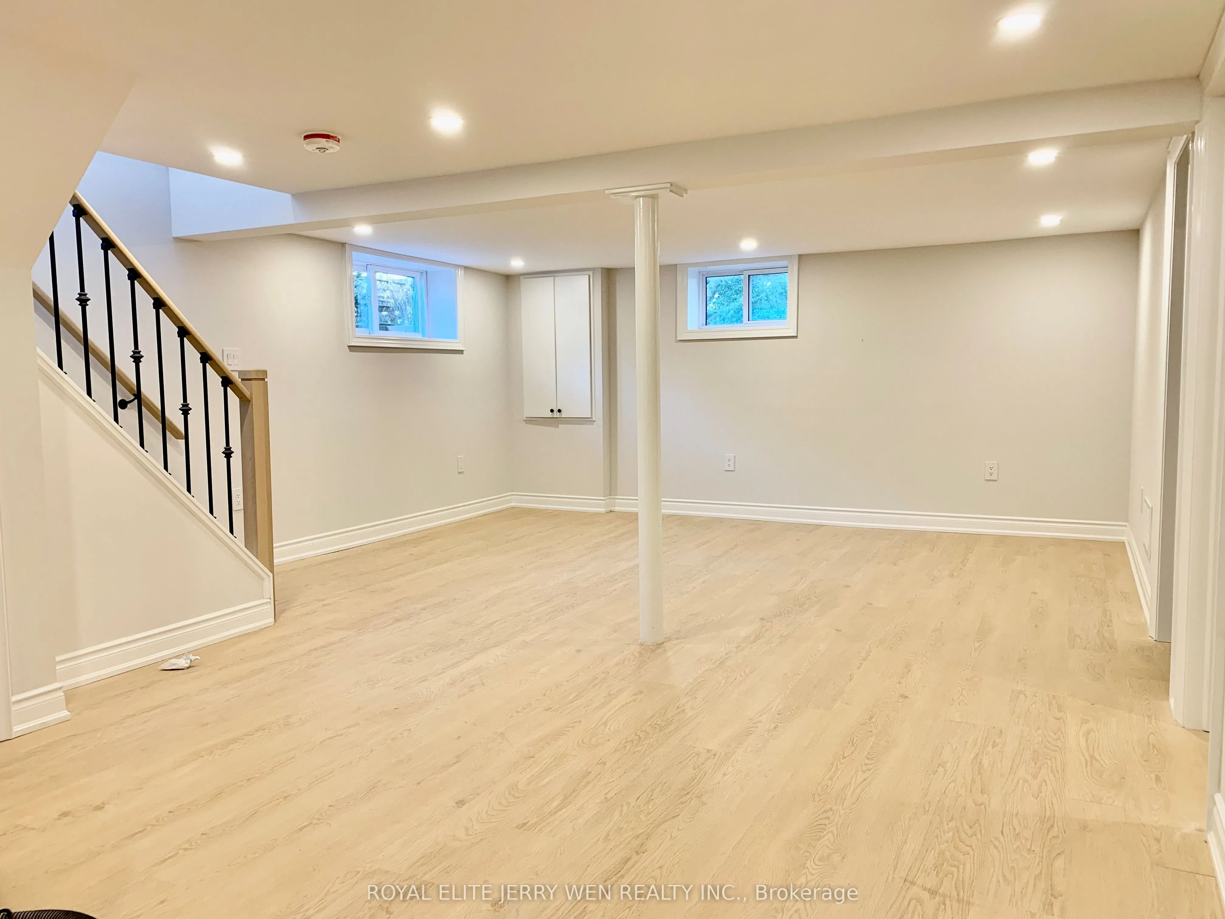 38 Thorncroft Crescent