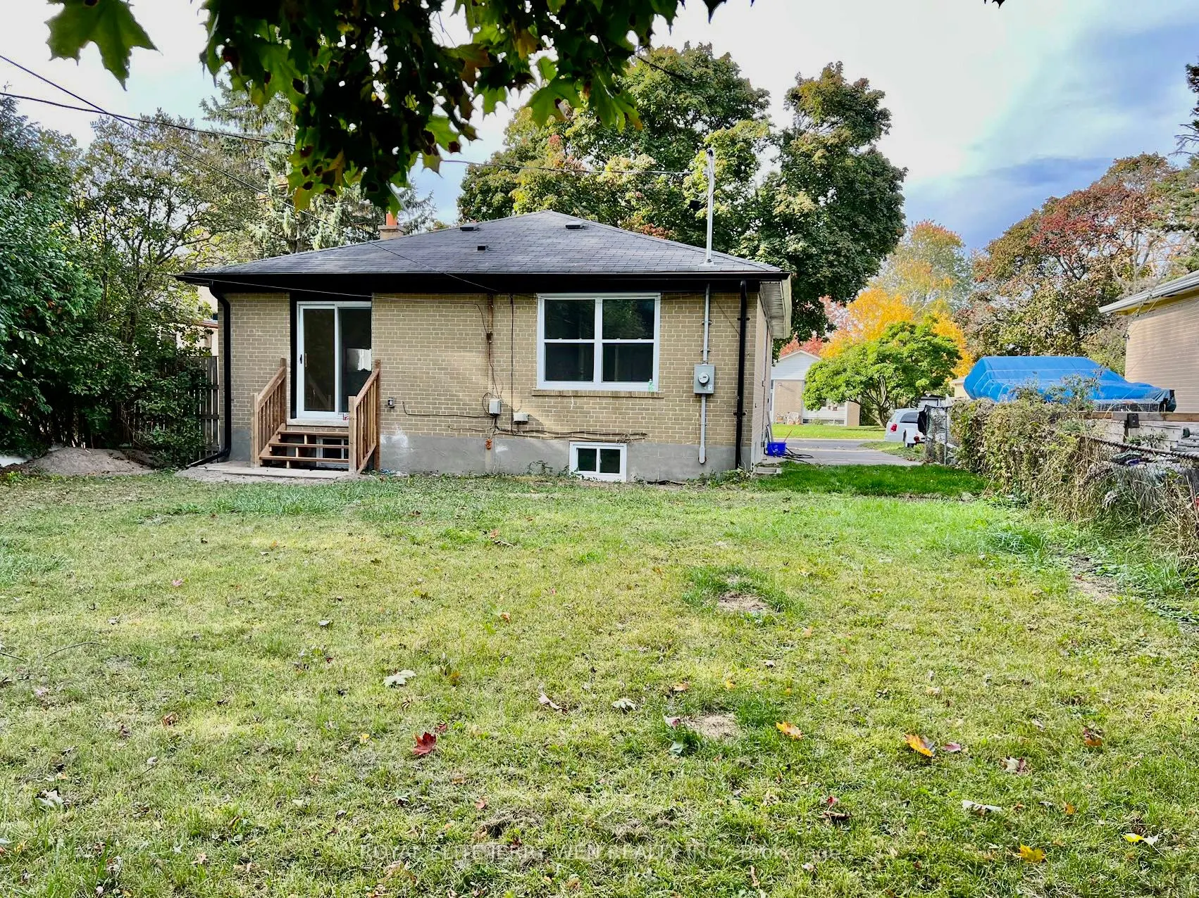 38 Thorncroft Crescent