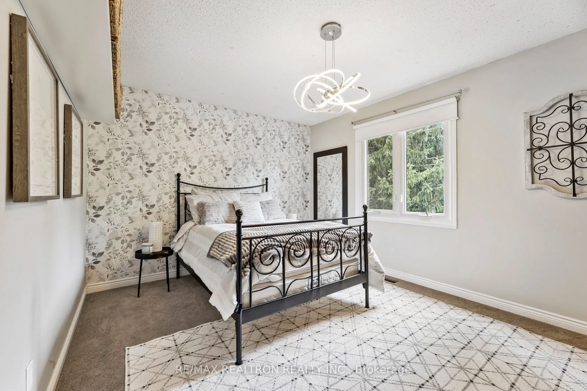 9 Foster Creek Drive
