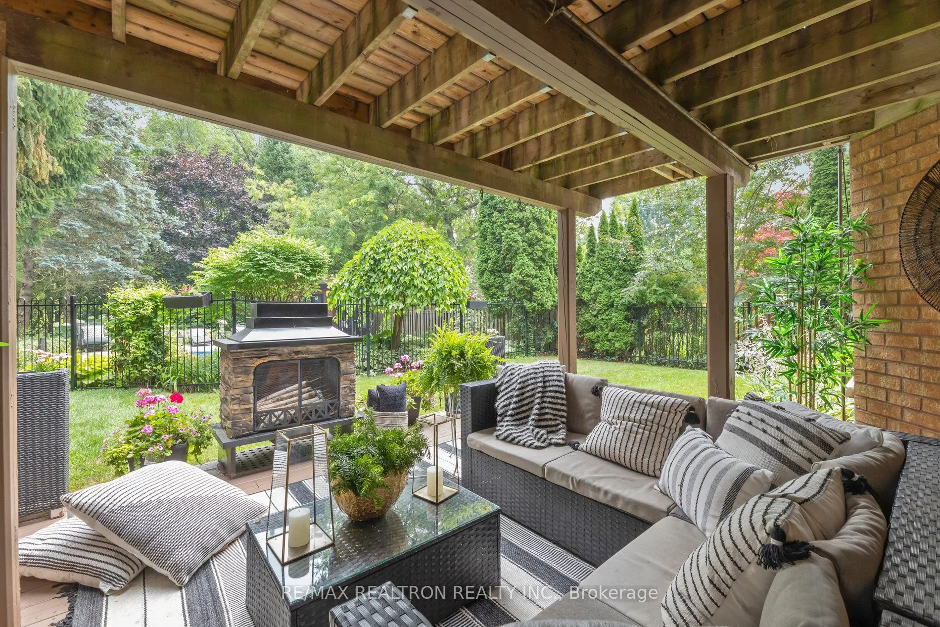 9 Foster Creek Drive