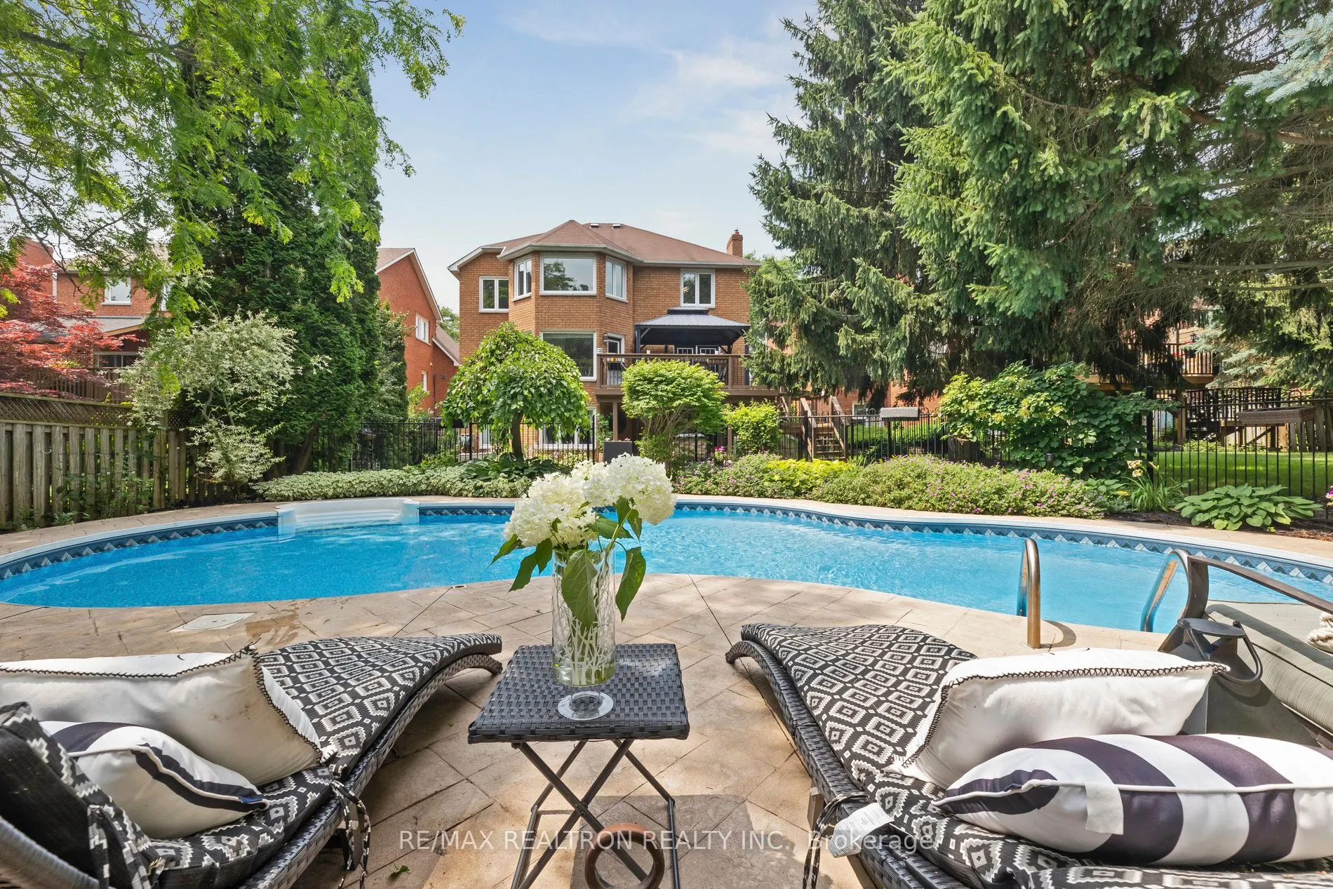 9 Foster Creek Drive