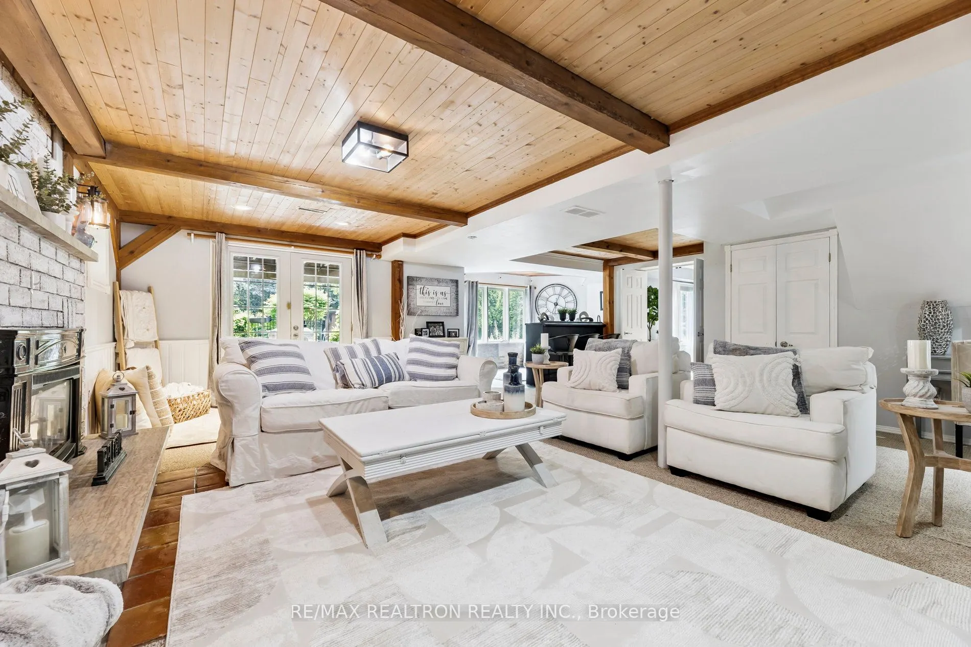 9 Foster Creek Drive