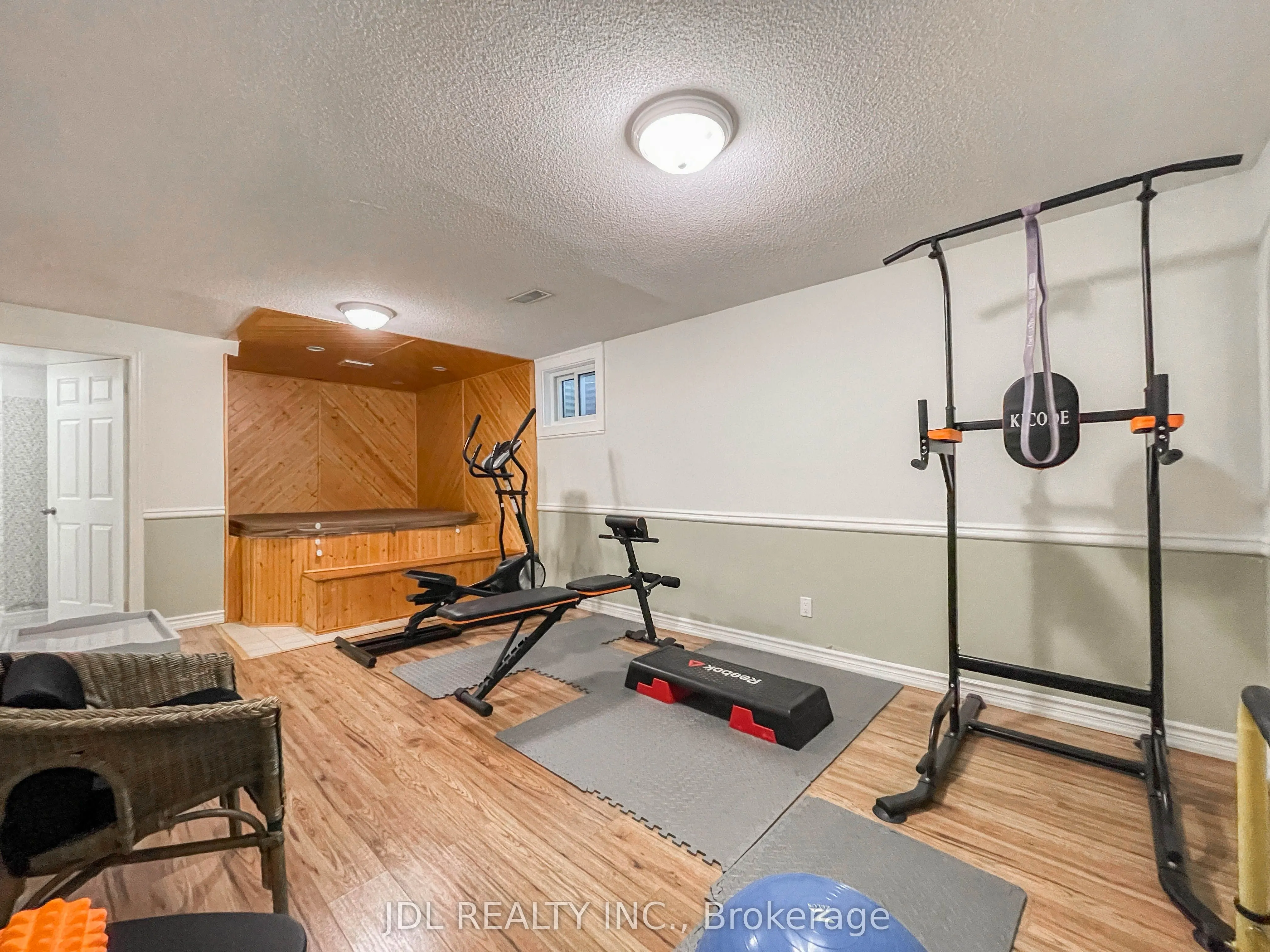 126 Weir Crescent