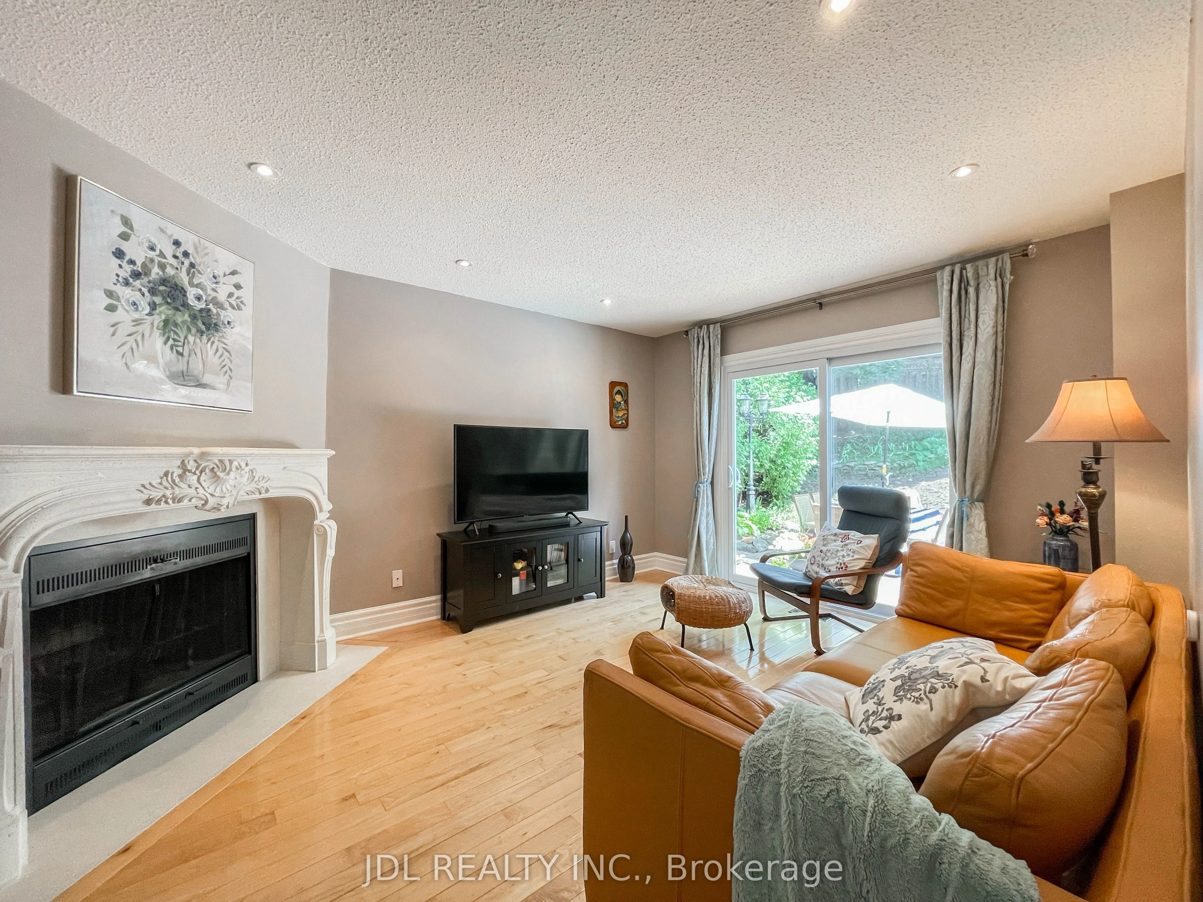 126 Weir Crescent