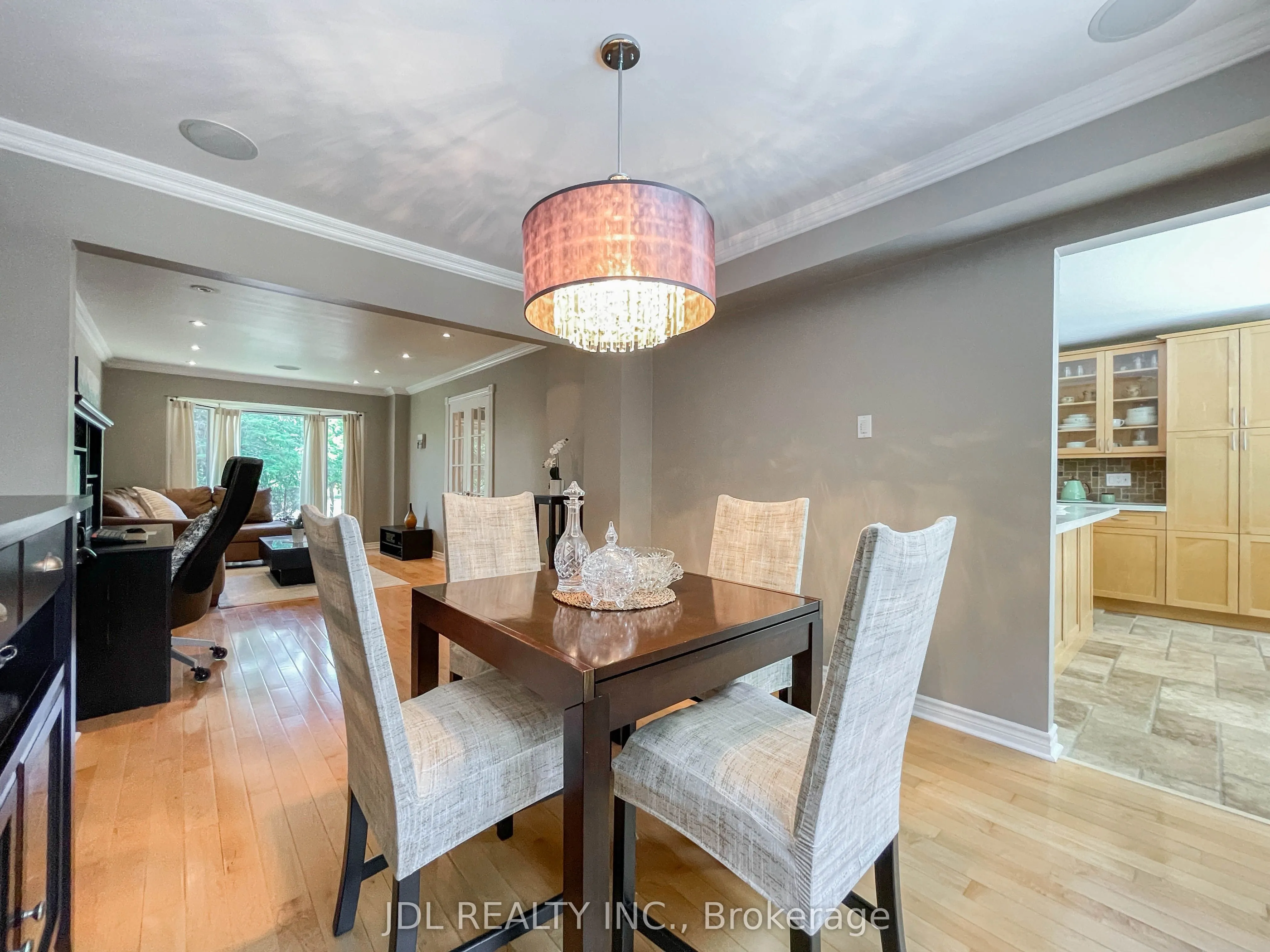 126 Weir Crescent