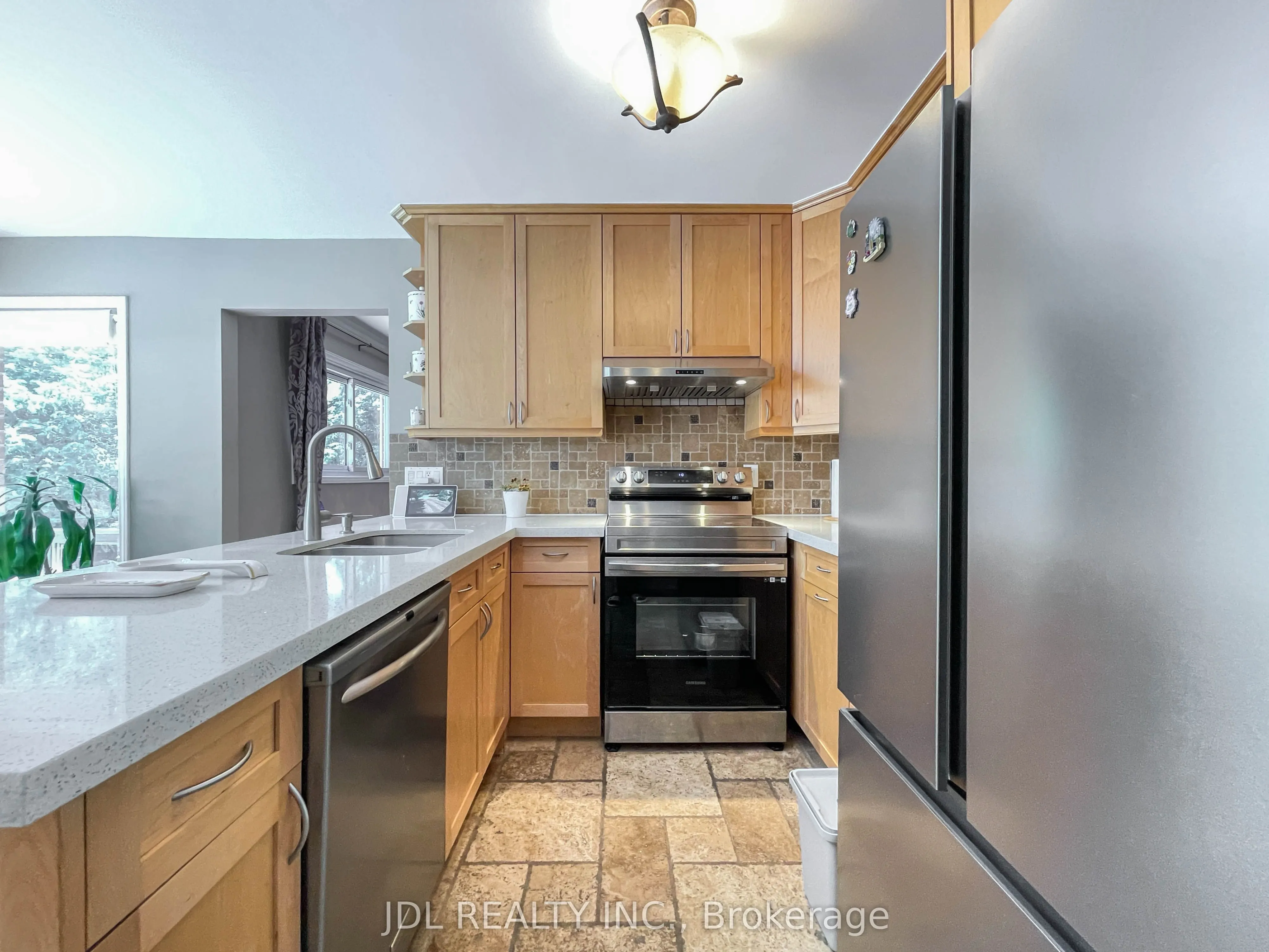 126 Weir Crescent