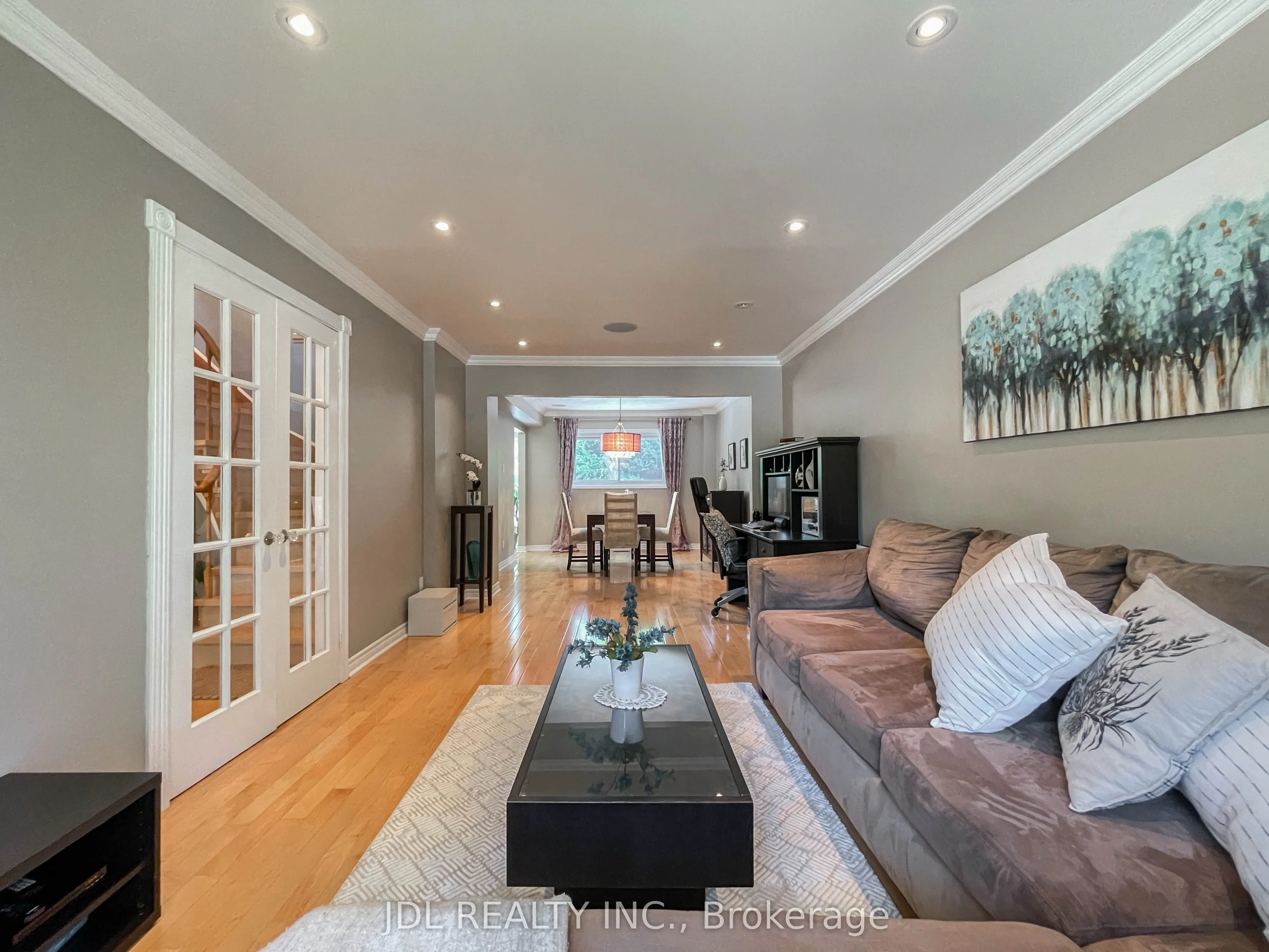 126 Weir Crescent