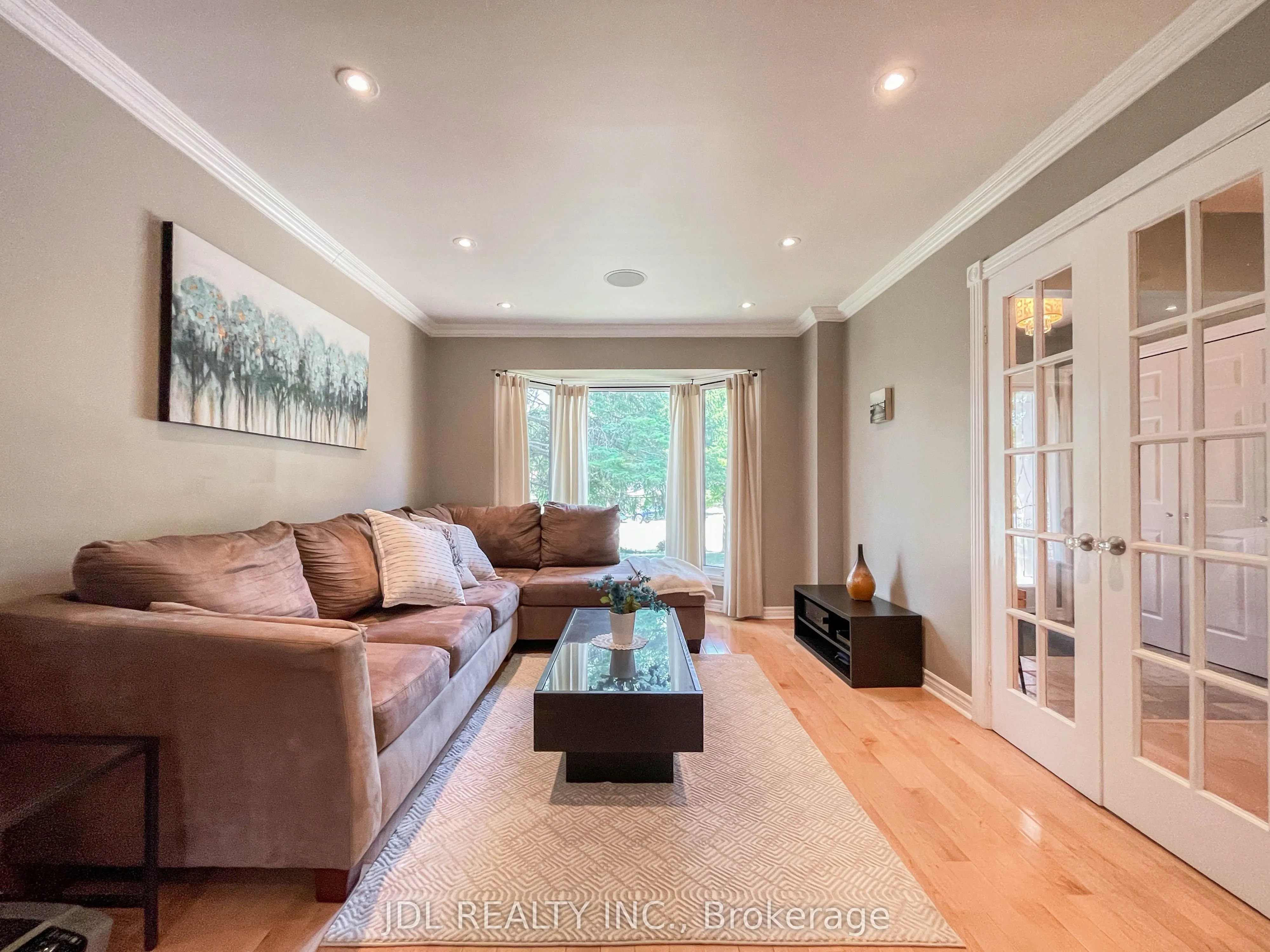 126 Weir Crescent
