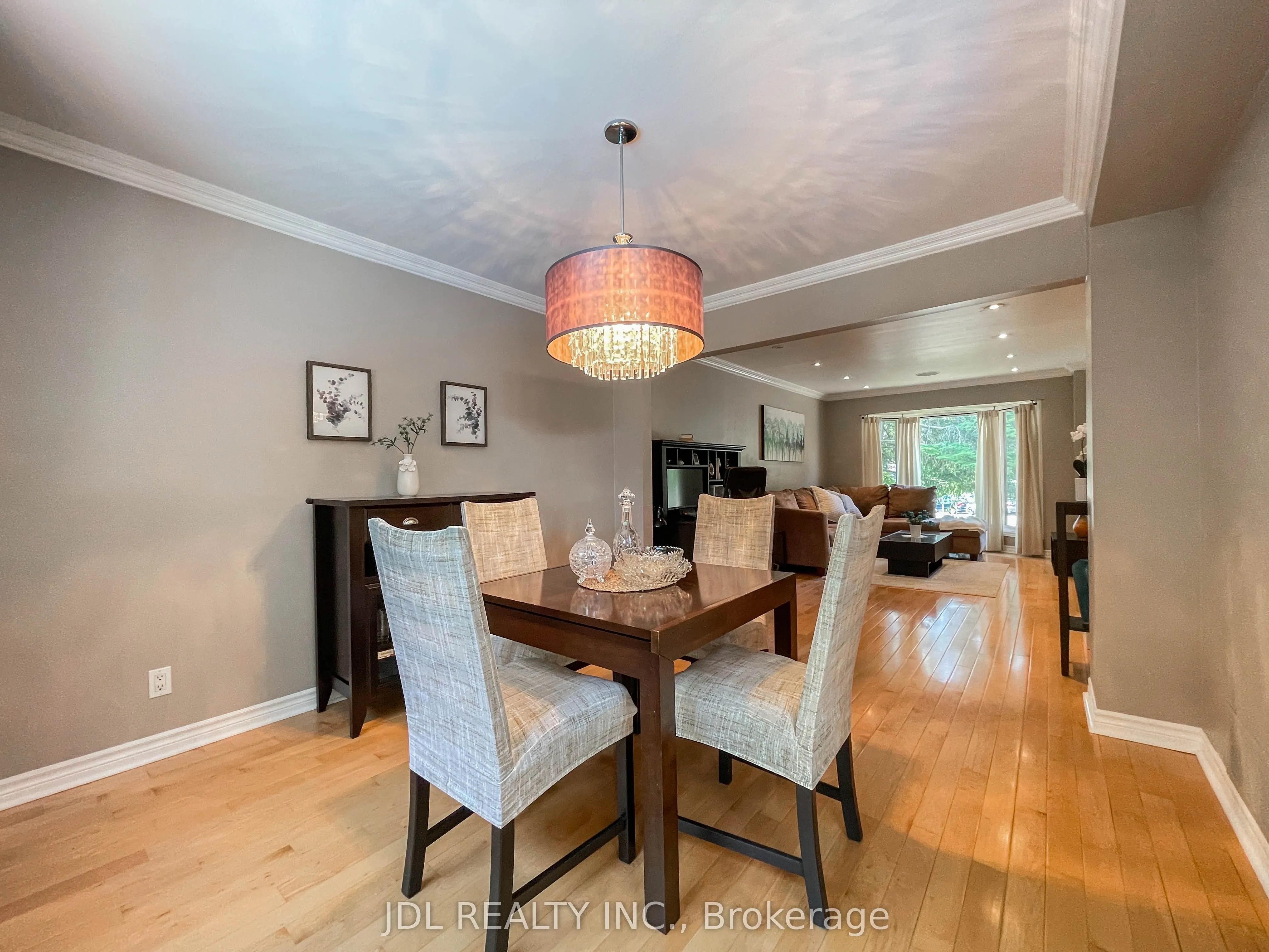 126 Weir Crescent