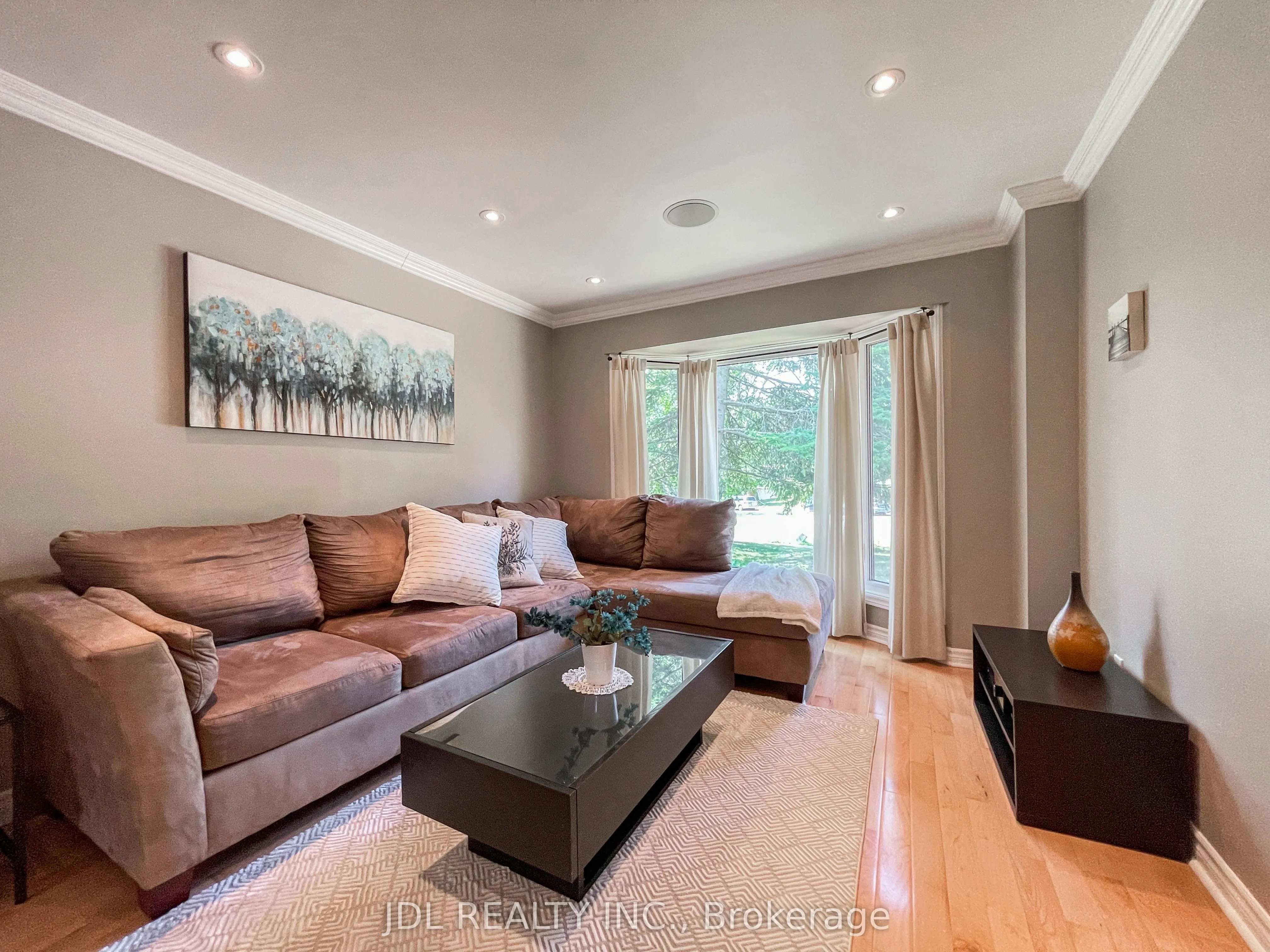 126 Weir Crescent