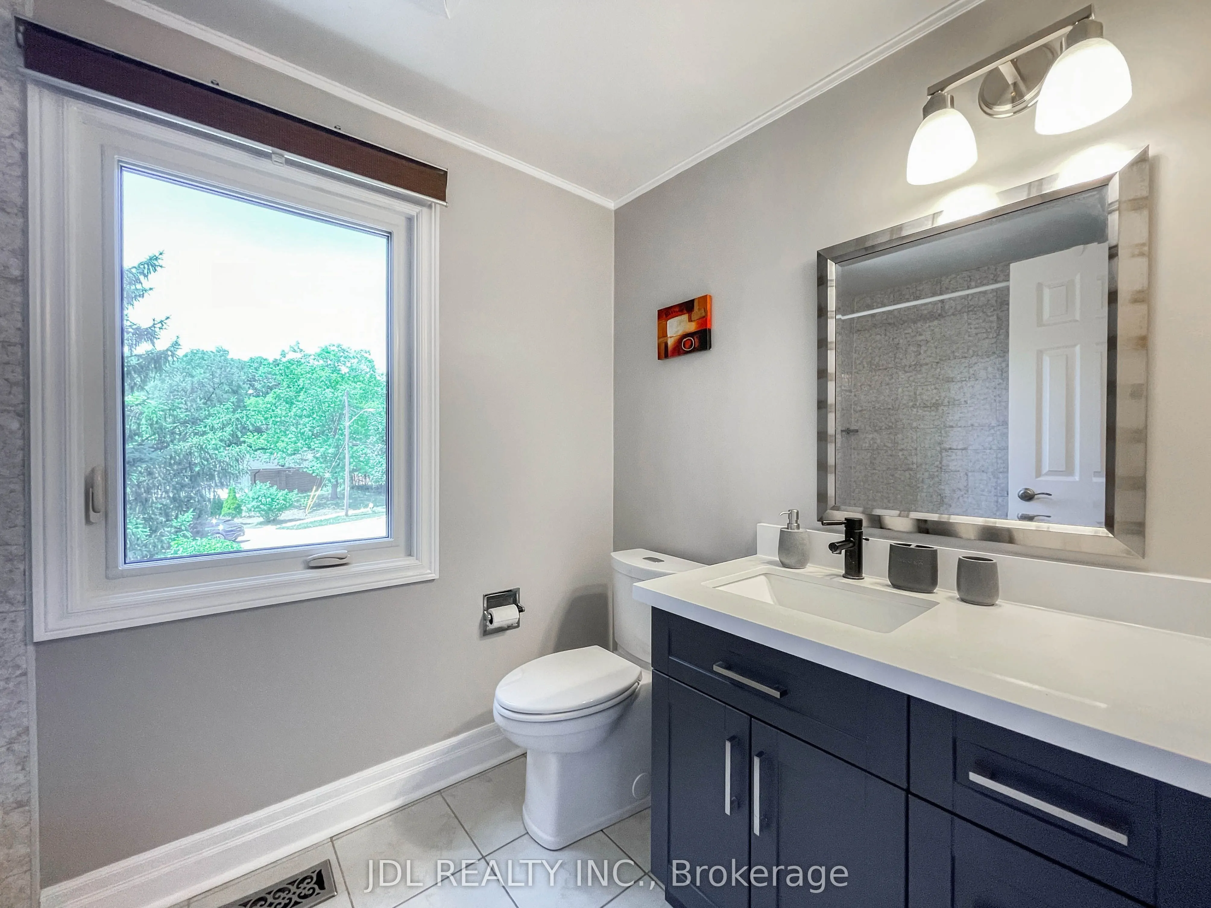 126 Weir Crescent