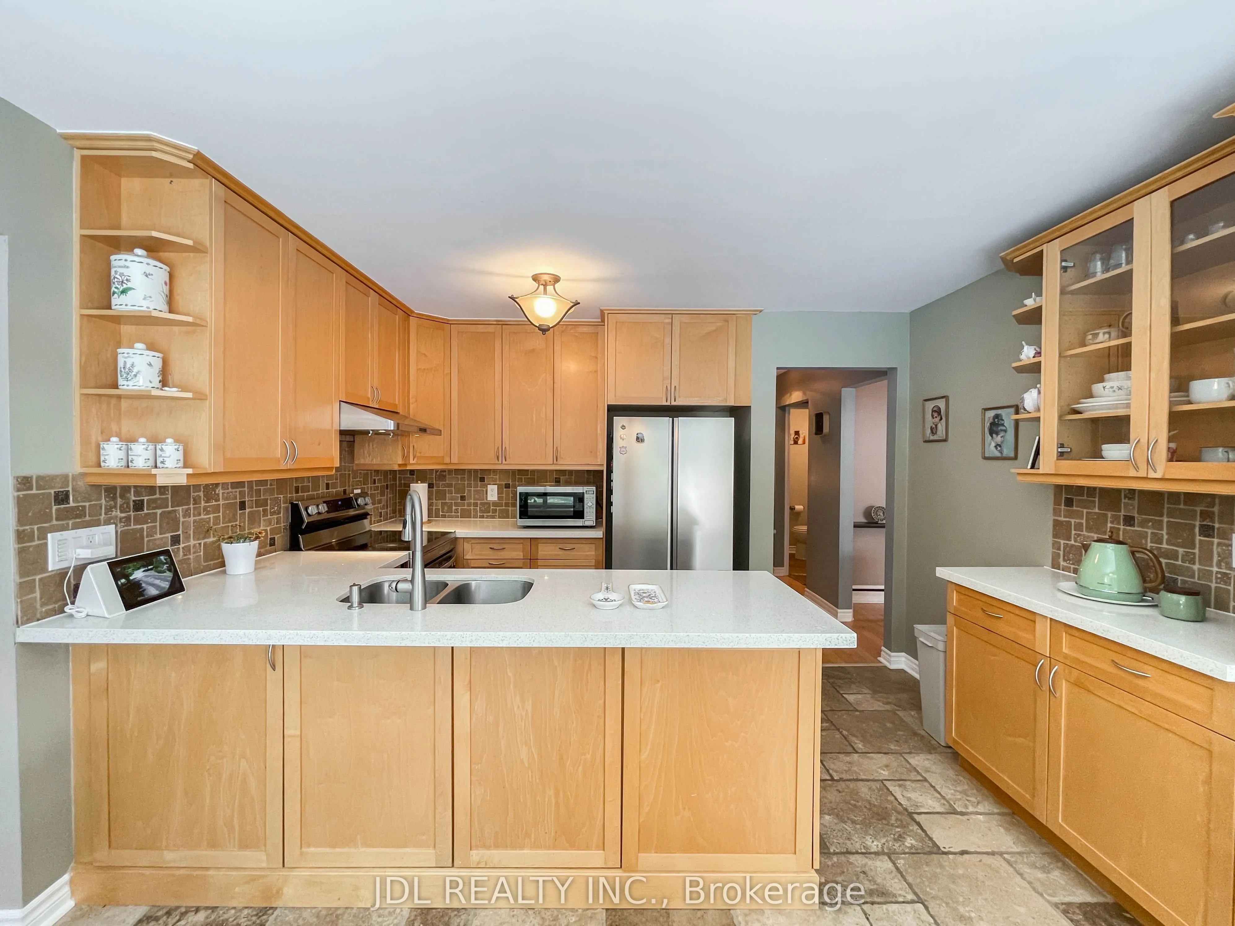 126 Weir Crescent